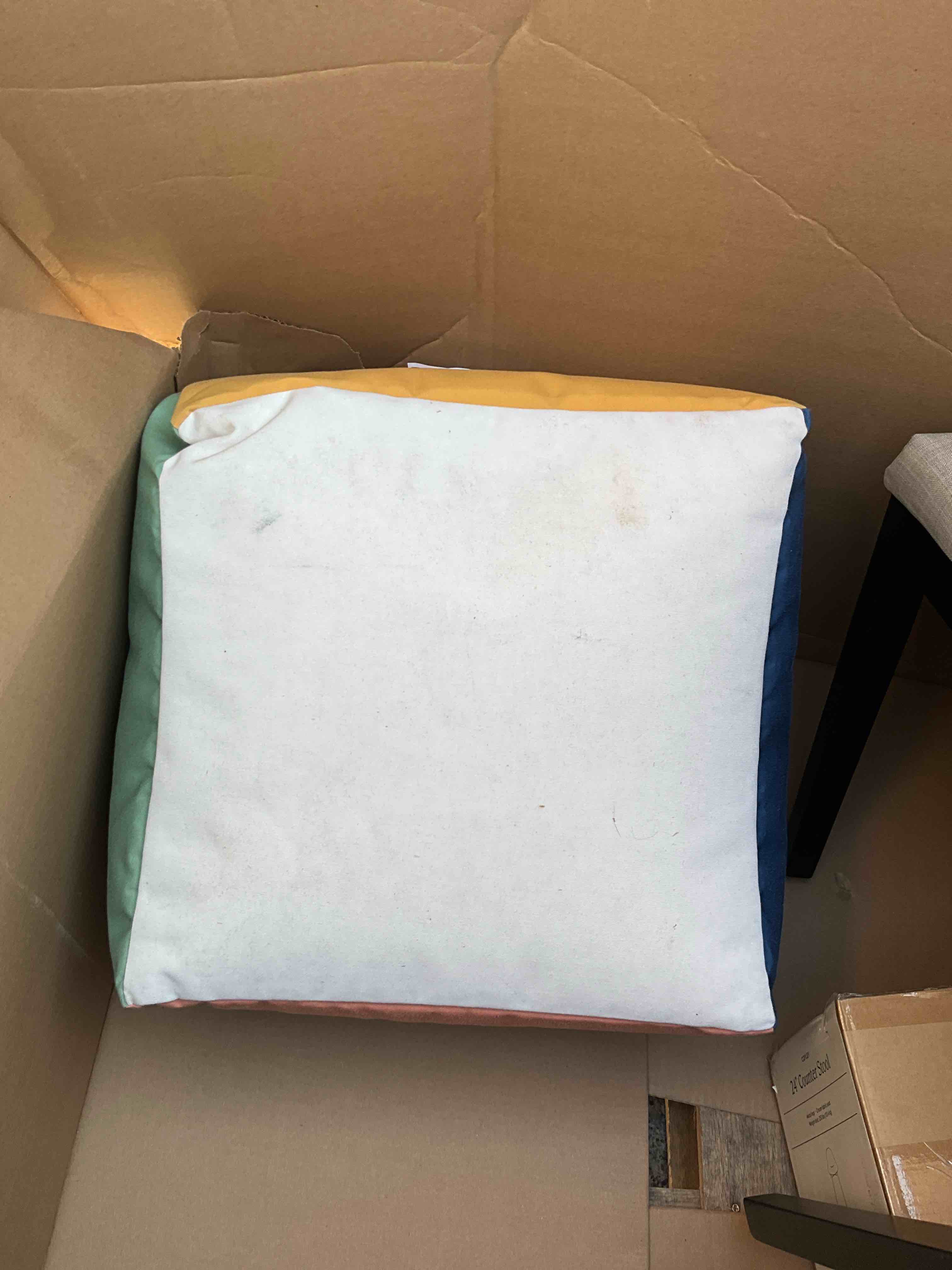 https://s3.amazonaws.com/lotting-images-prod/bidfta/ORG6687261_1730232322465.jpeg