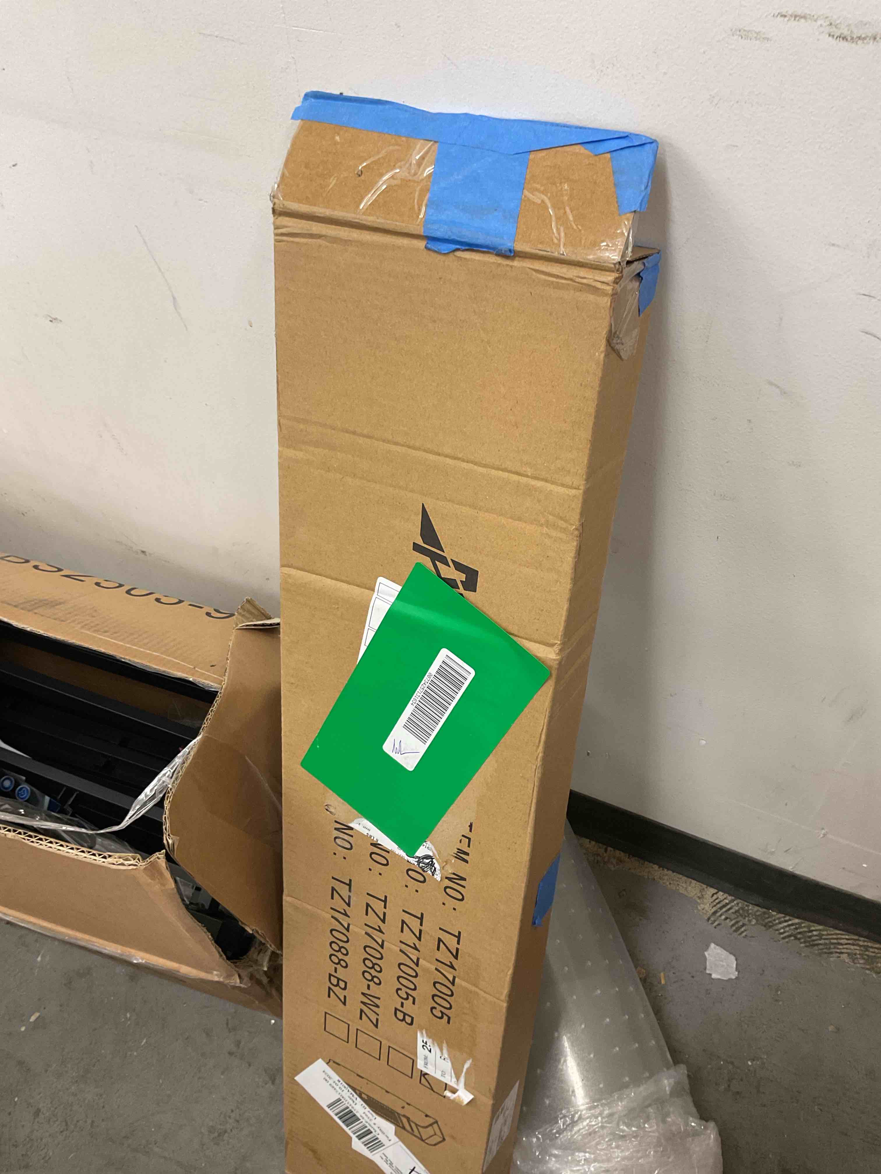 https://s3.amazonaws.com/lotting-images-prod/bidfta/ORG6687265_1730561746381.jpeg
