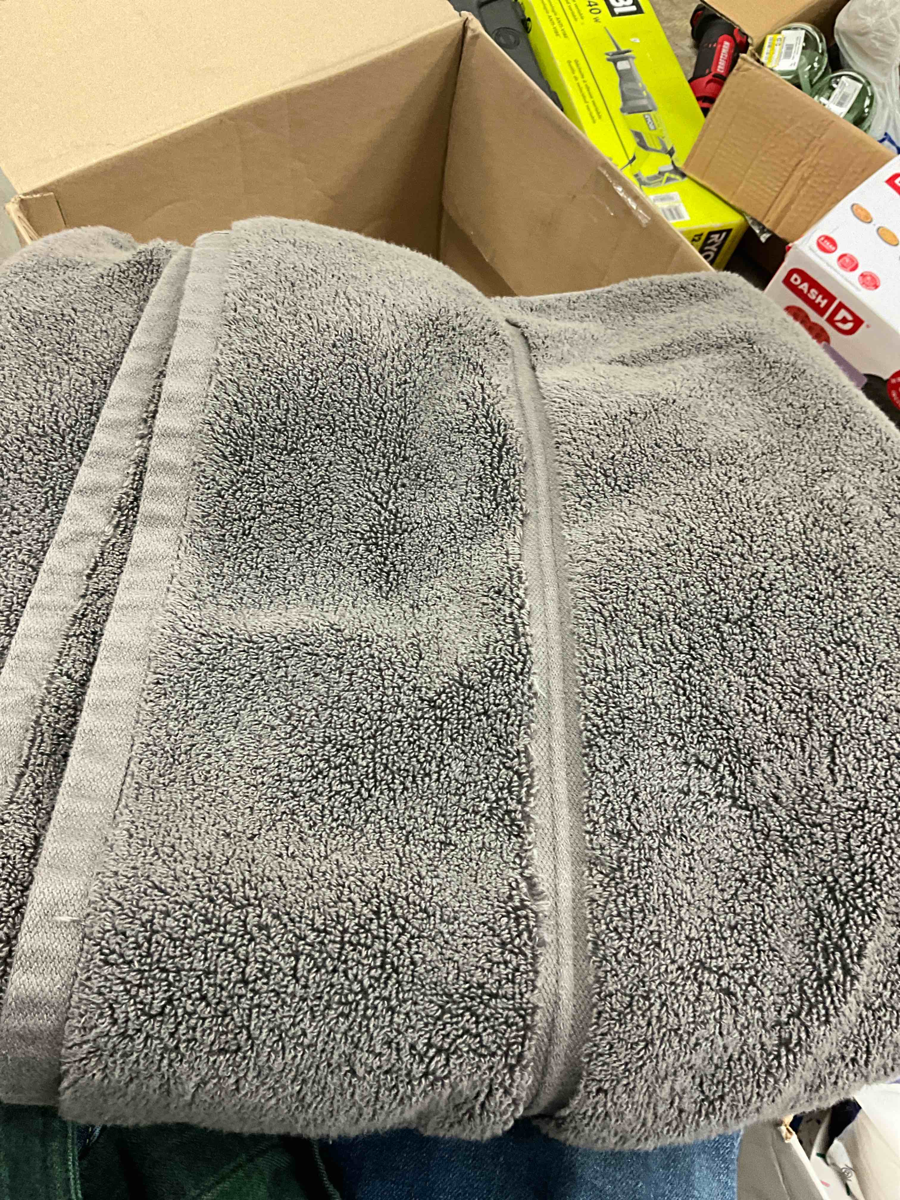 https://s3.amazonaws.com/lotting-images-prod/bidfta/ORG6687428_1731598068950.jpeg