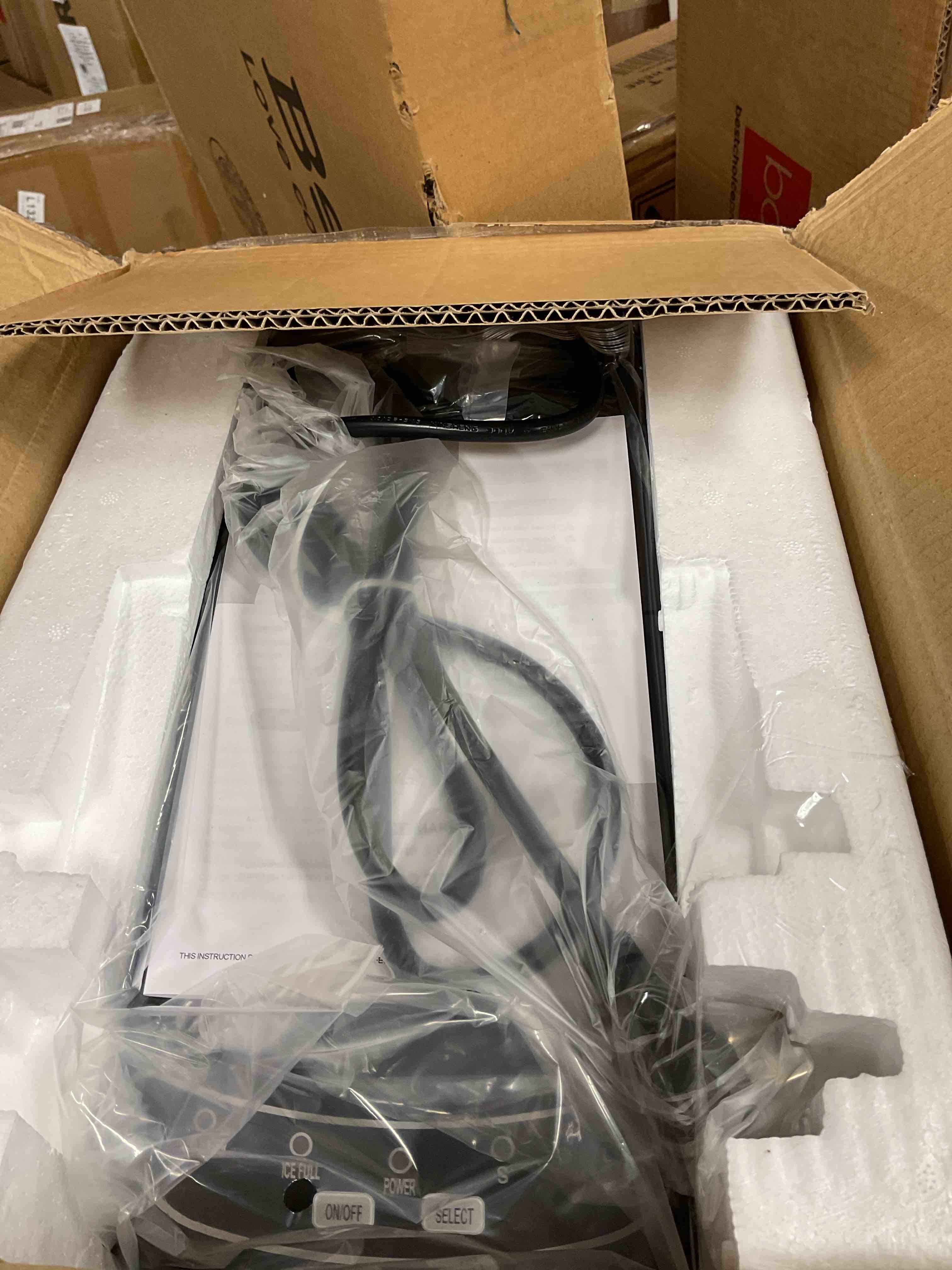 https://s3.amazonaws.com/lotting-images-prod/bidfta/ORG6688022_1737206986823.jpeg