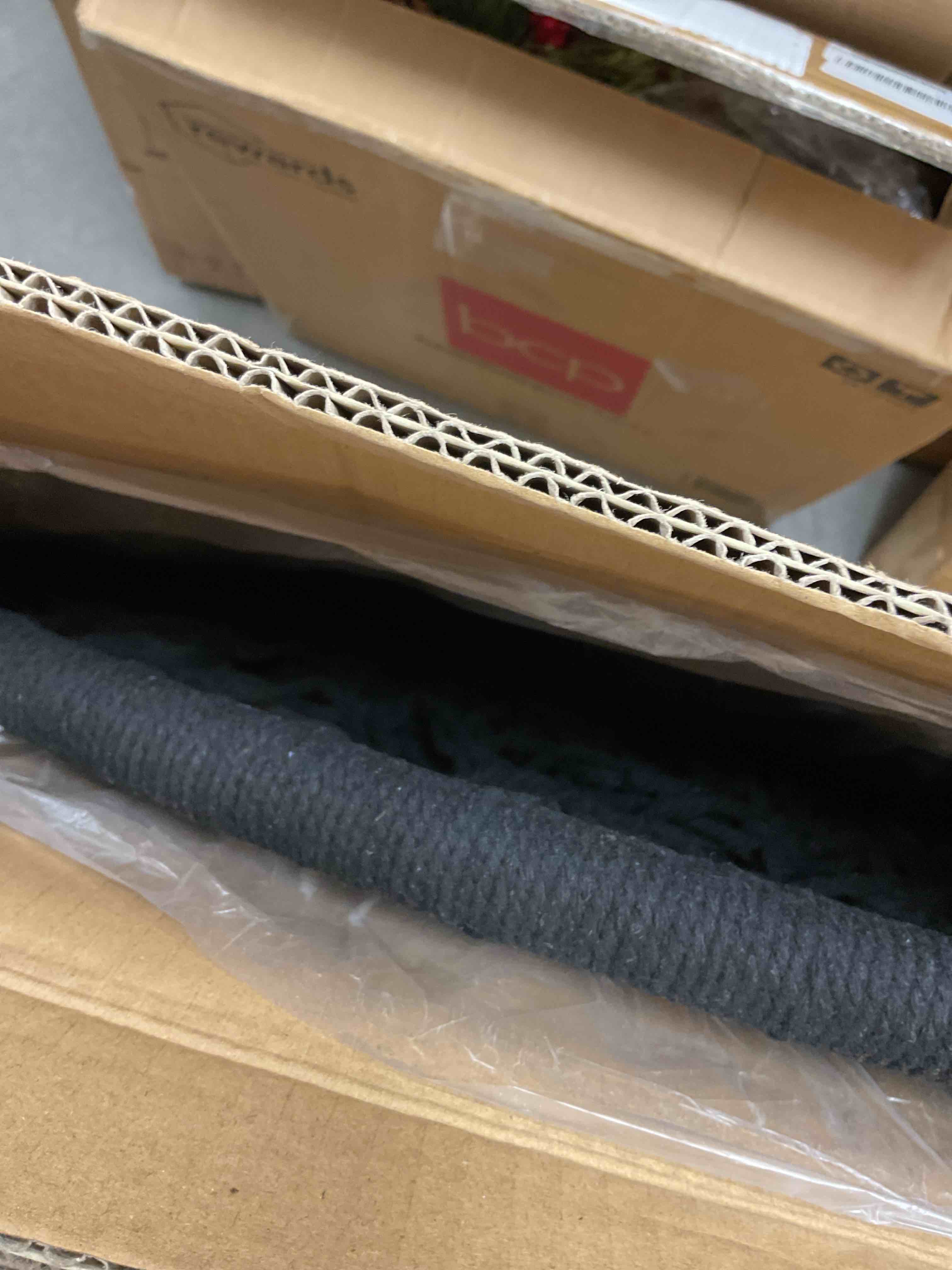 https://s3.amazonaws.com/lotting-images-prod/bidfta/ORG6688045_1737211038135.jpeg