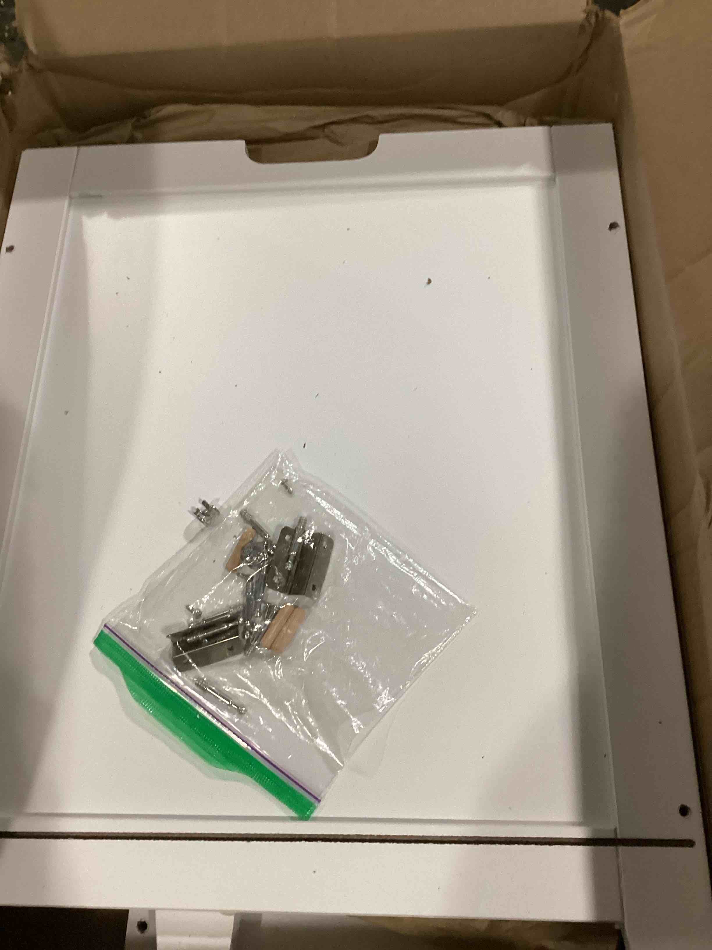 https://s3.amazonaws.com/lotting-images-prod/bidfta/ORG6692833_1725373772472.jpeg