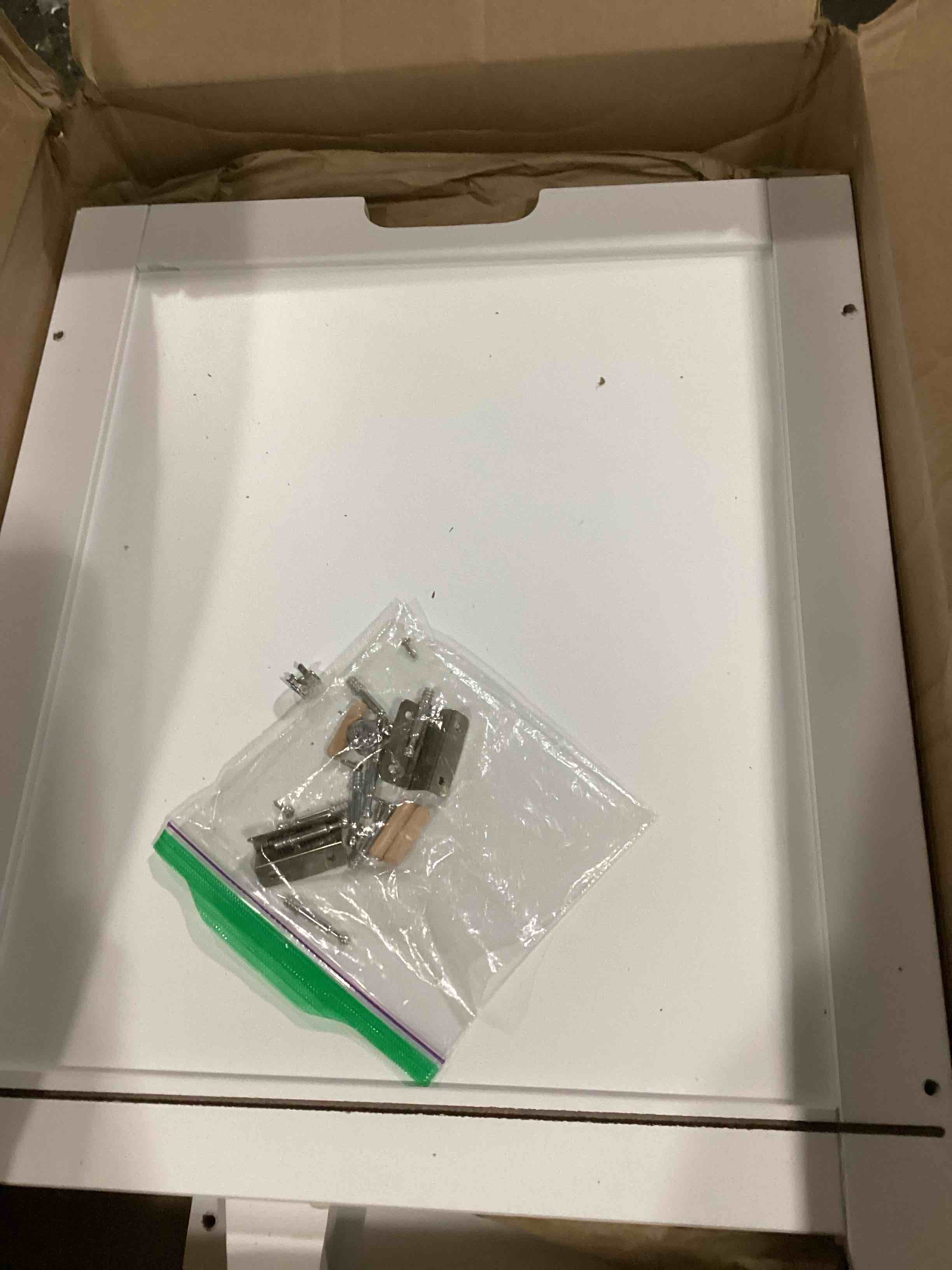 https://s3.amazonaws.com/lotting-images-prod/bidfta/ORG6692833_1725373773272.jpeg