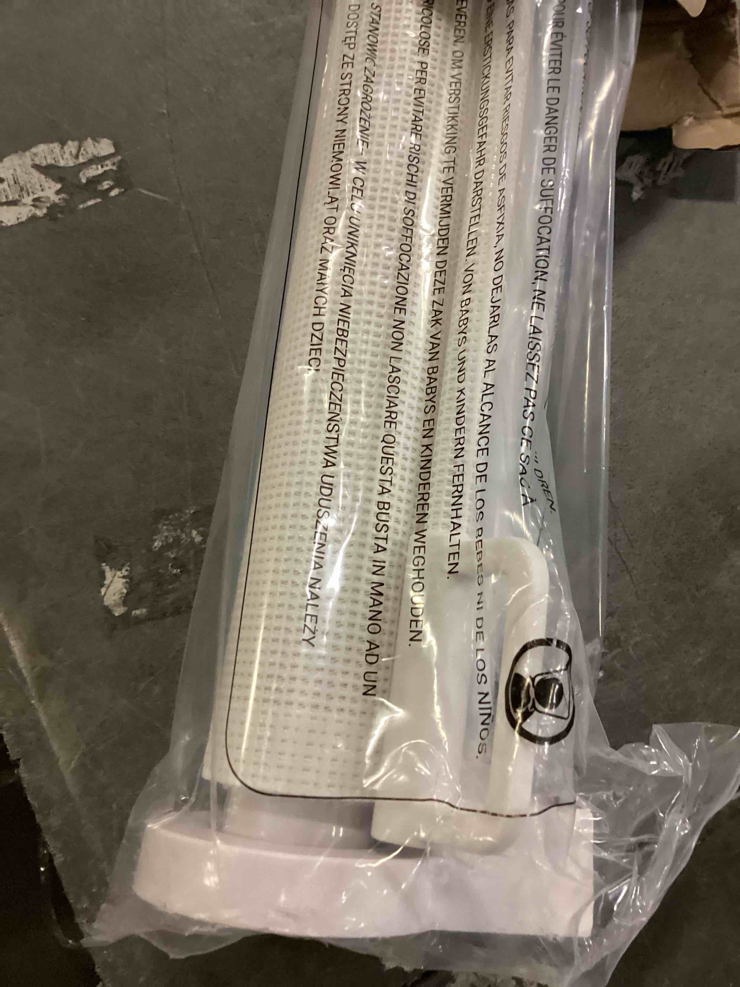 YOOFOR Retractable Baby Gate, Extra Wide Safety Kids or Pets Gate, 33