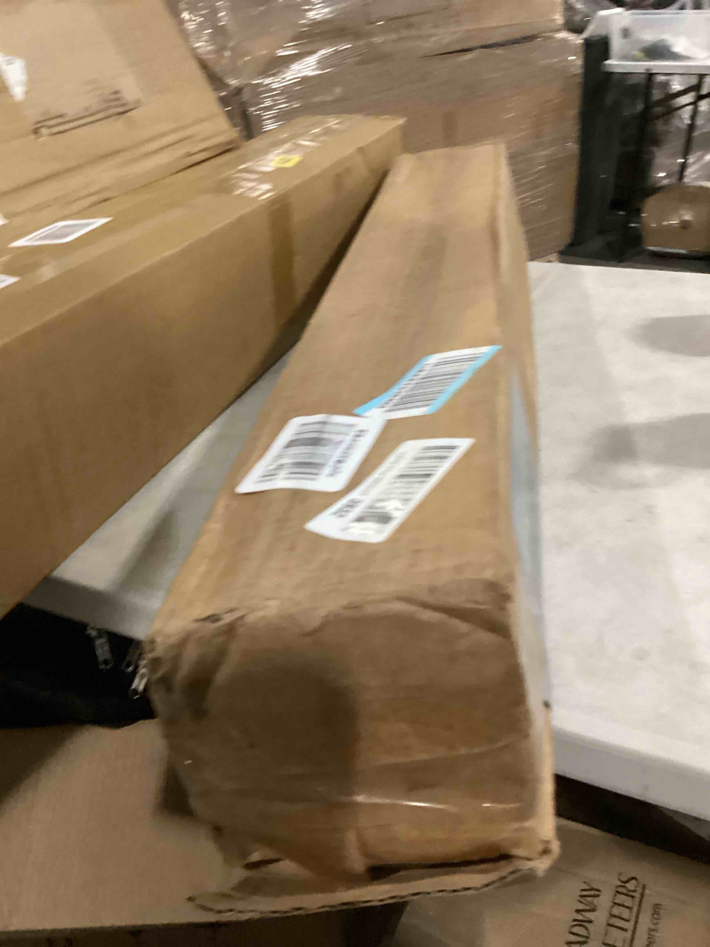 https://s3.amazonaws.com/lotting-images-prod/bidfta/ORG6697141_1727182013475.jpeg