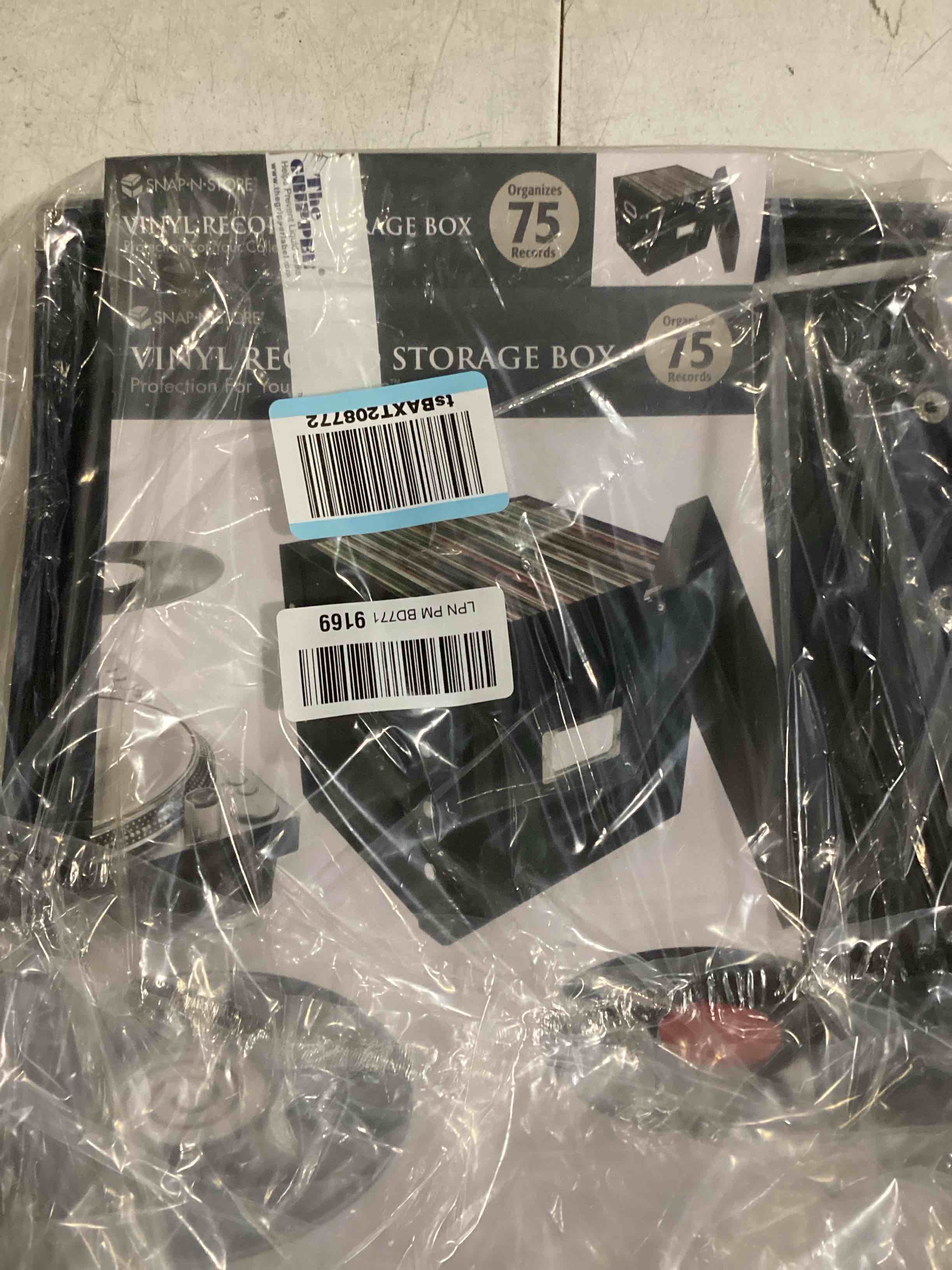 https://s3.amazonaws.com/lotting-images-prod/bidfta/ORG6699163_1726056343100.jpeg