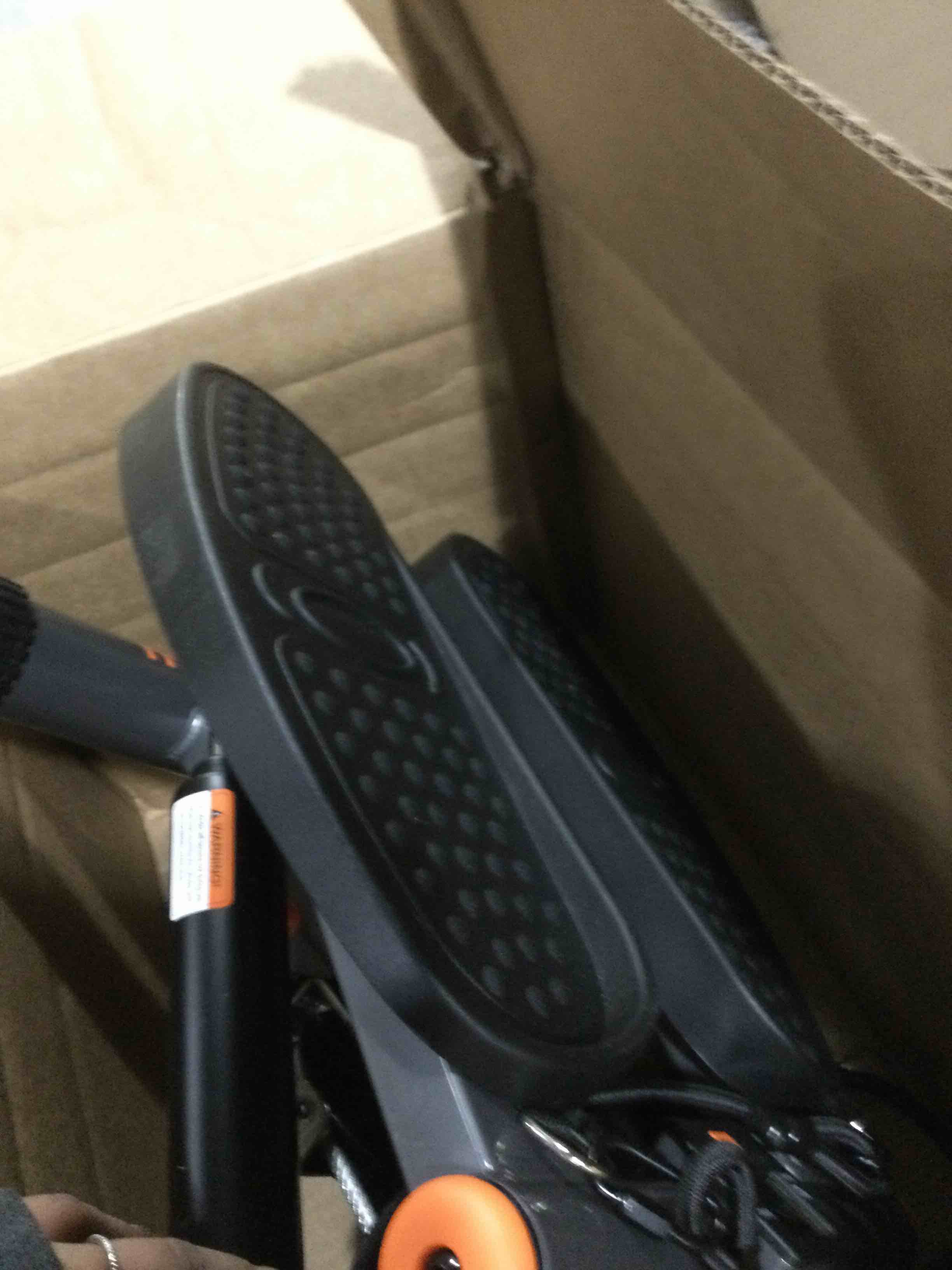 https://s3.amazonaws.com/lotting-images-prod/bidfta/ORG6700741_1725970393899.jpeg