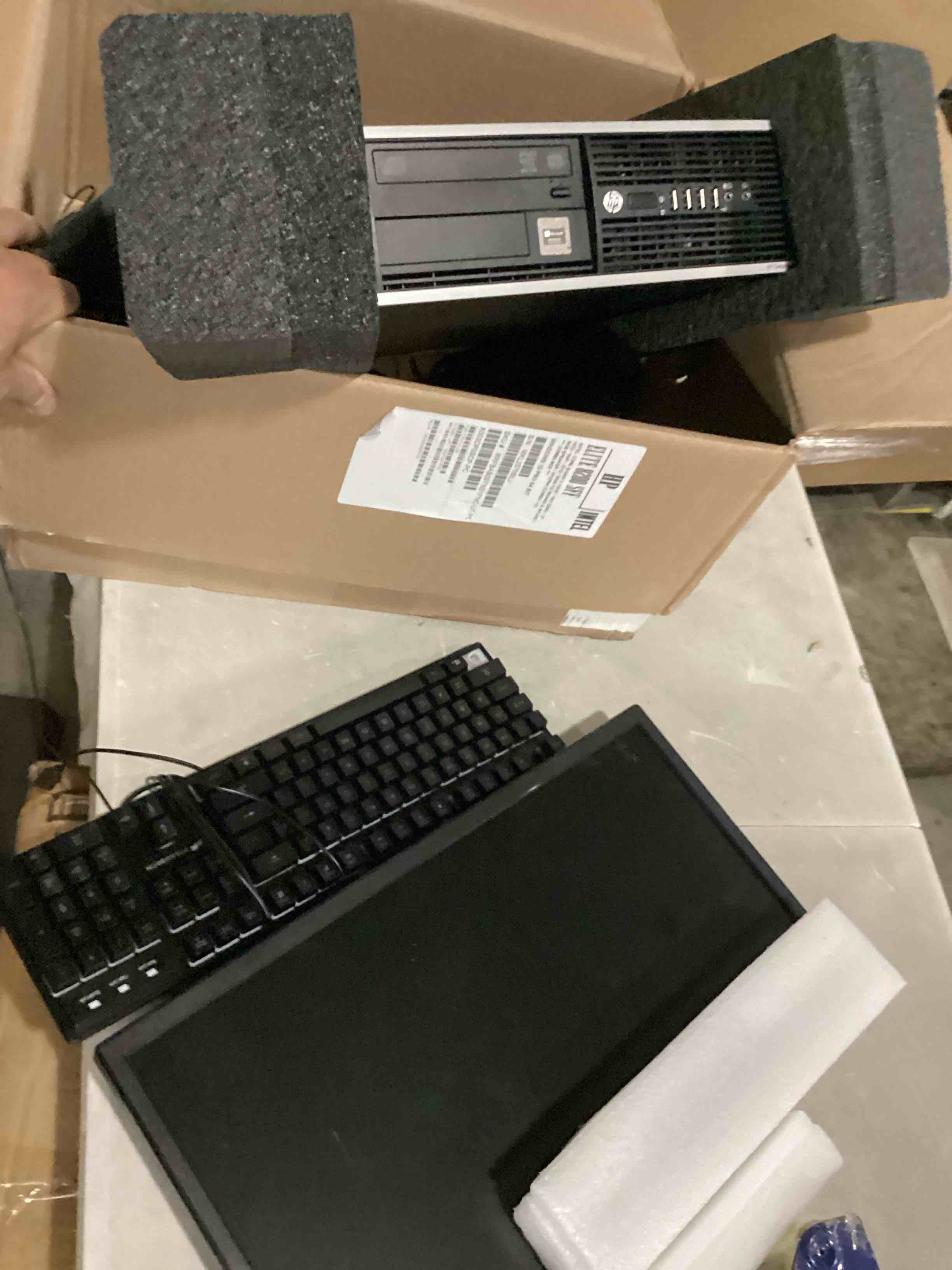 https://s3.amazonaws.com/lotting-images-prod/bidfta/ORG6700945_1725895902429.jpeg