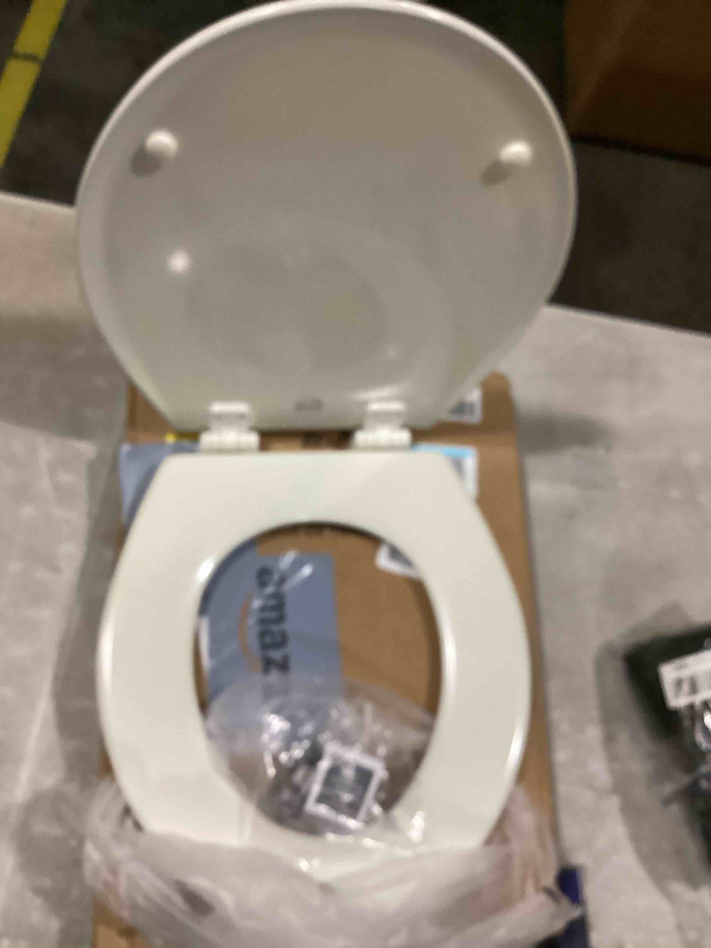 Bemis 500EC 346 Toilet Seat with Easy Clean & Change Hinges, 1 Pack