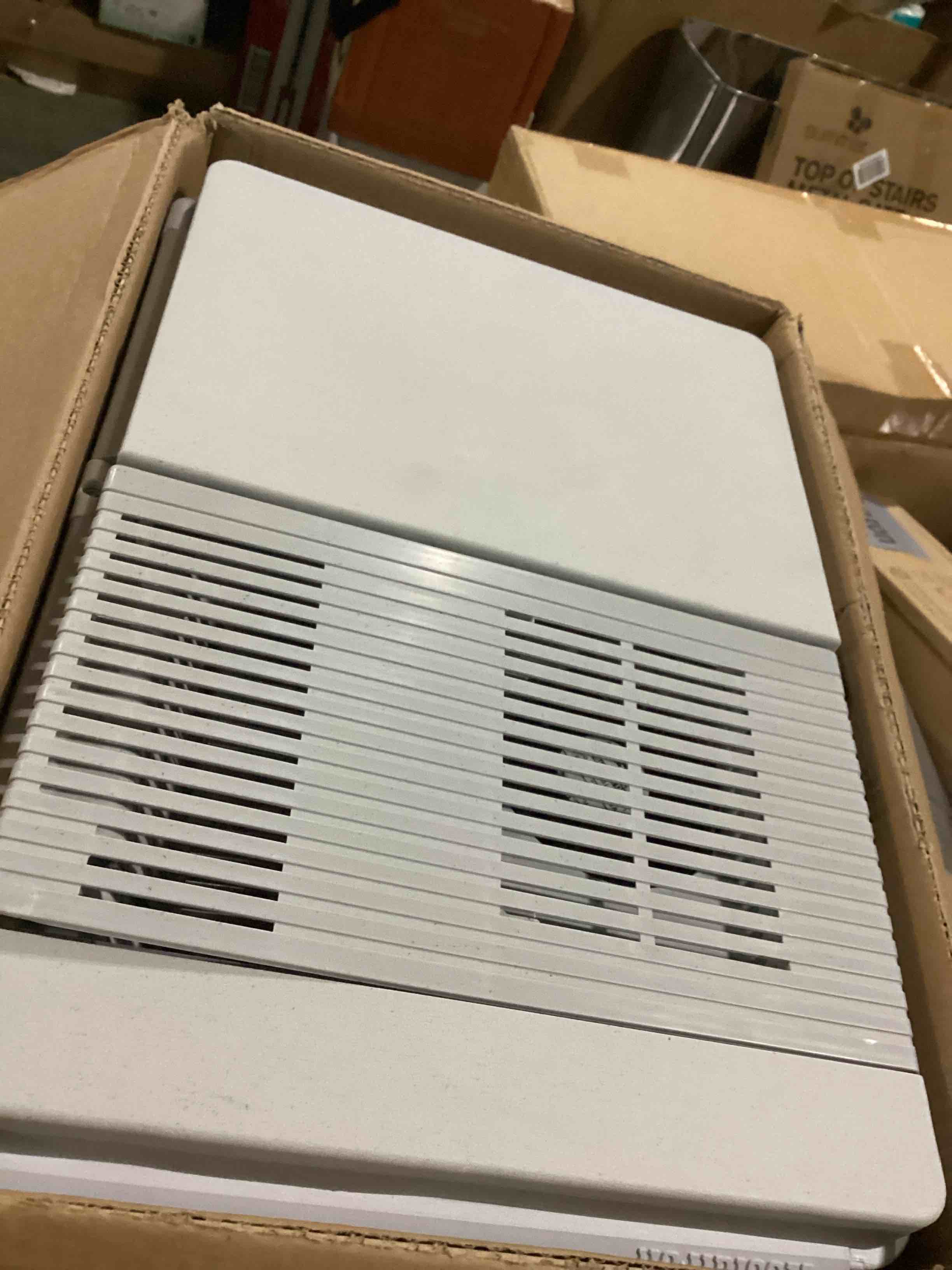 https://s3.amazonaws.com/lotting-images-prod/bidfta/ORG6702777_1724943186337.jpeg