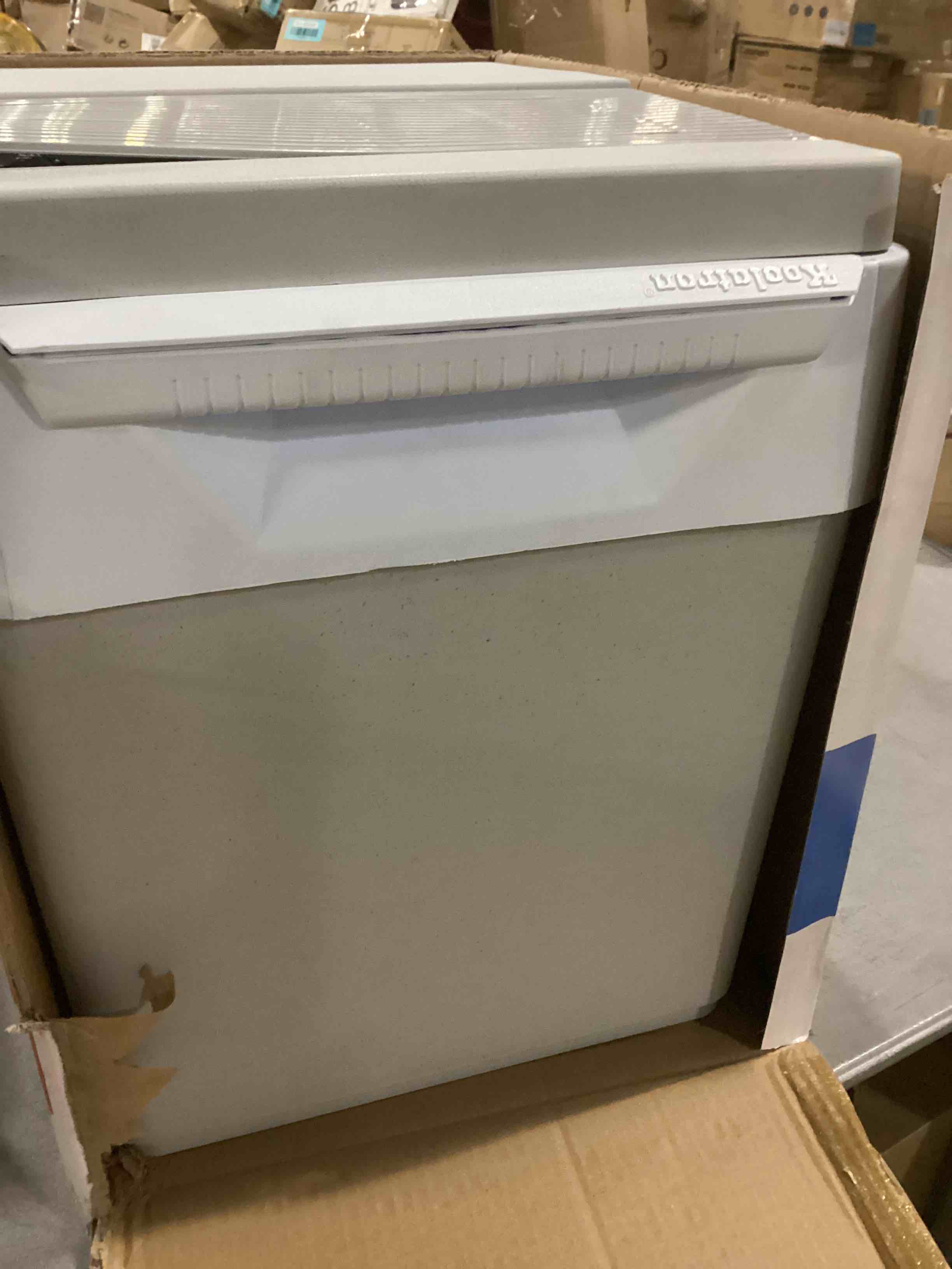 https://s3.amazonaws.com/lotting-images-prod/bidfta/ORG6702777_1724943212618.jpeg