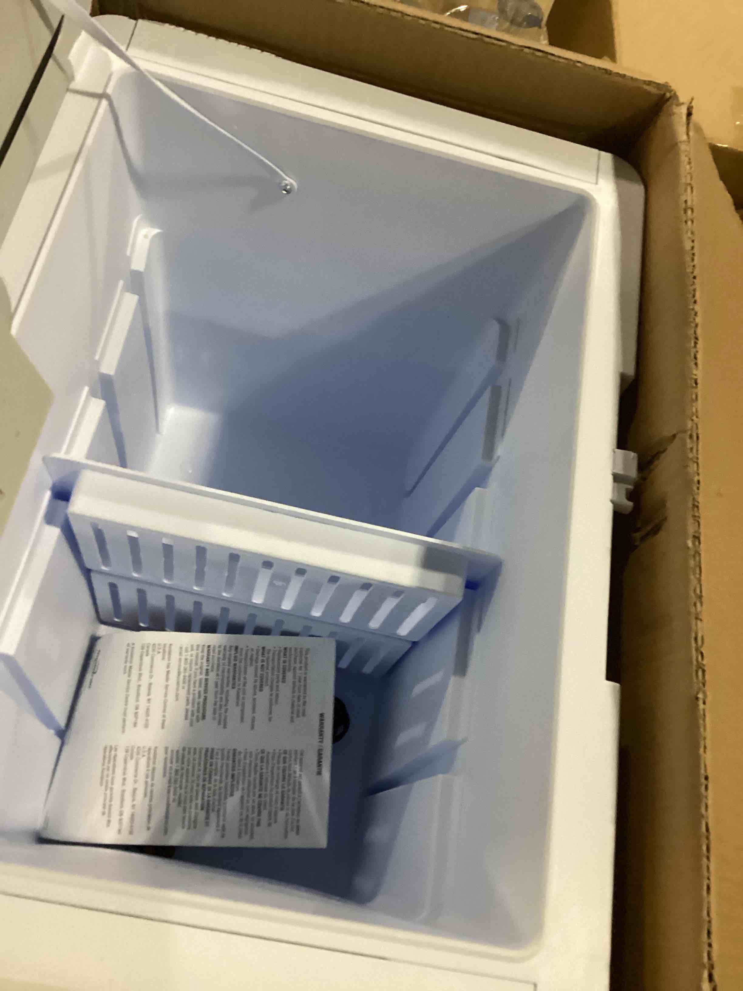 https://s3.amazonaws.com/lotting-images-prod/bidfta/ORG6702777_1724943225785.jpeg
