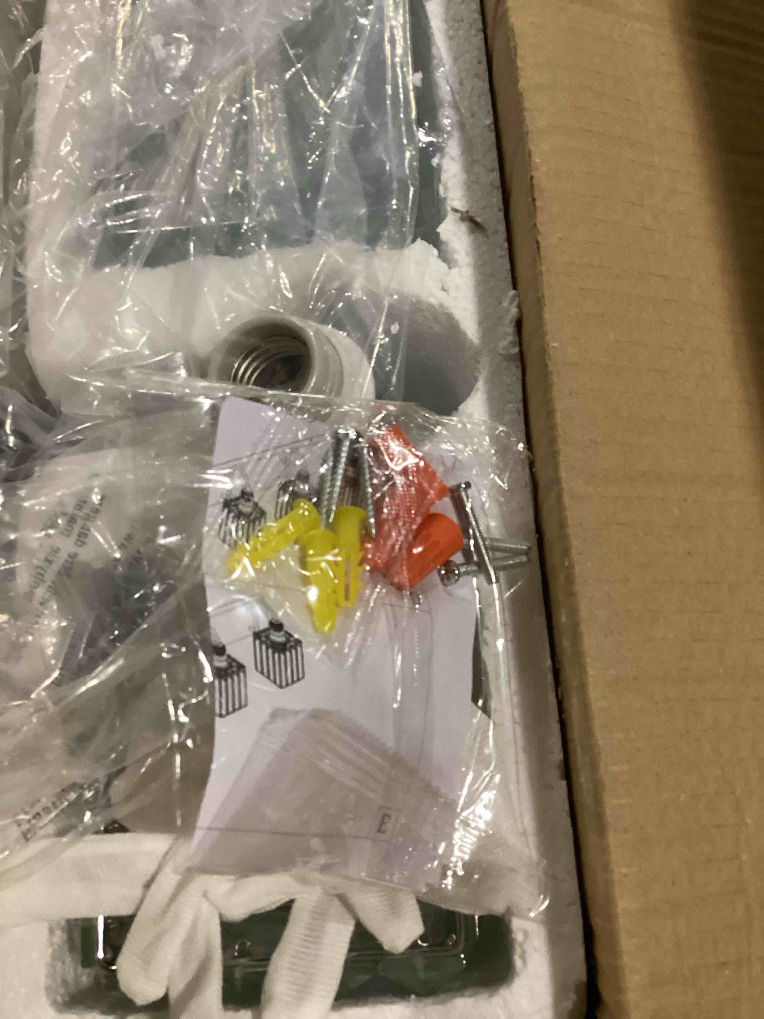 https://s3.amazonaws.com/lotting-images-prod/bidfta/ORG6703123_1725624708435.jpeg