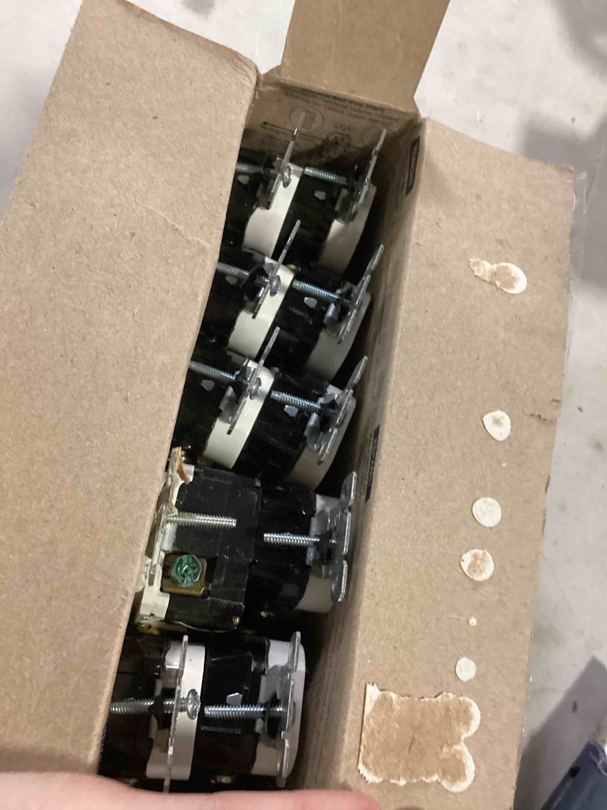 https://s3.amazonaws.com/lotting-images-prod/bidfta/ORG6703817_1726494345532.jpeg