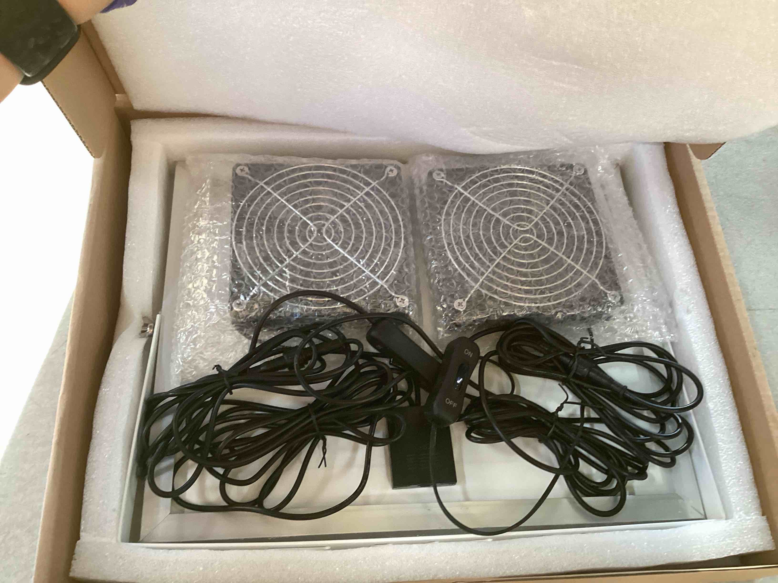 https://s3.amazonaws.com/lotting-images-prod/bidfta/ORG6704892_1720006336874.jpeg