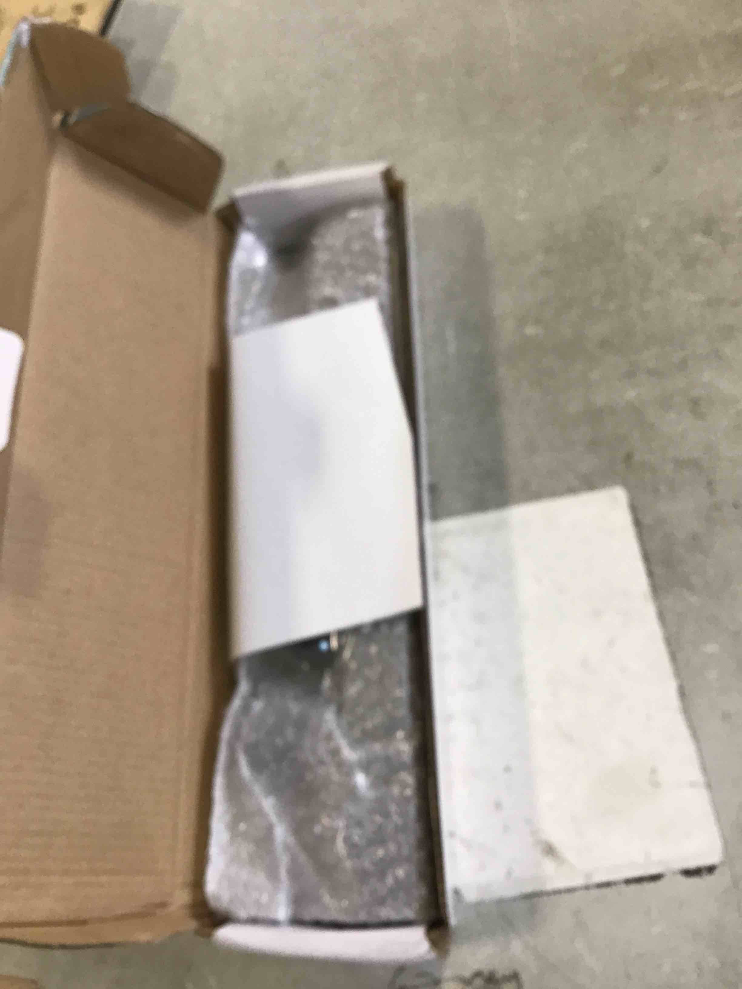 https://s3.amazonaws.com/lotting-images-prod/bidfta/ORG6710397_1720550100116.jpeg