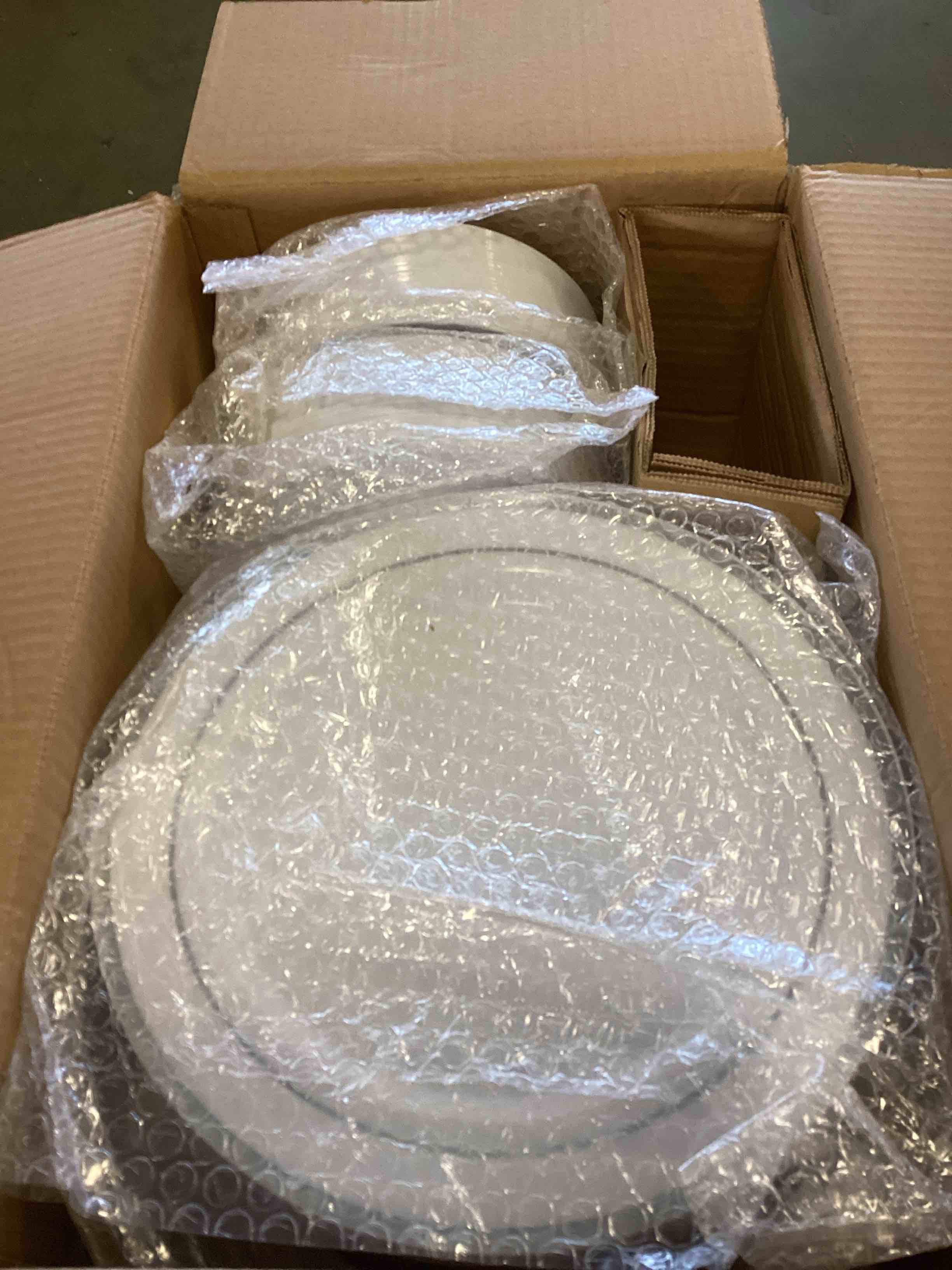 https://s3.amazonaws.com/lotting-images-prod/bidfta/ORG6711958_1719950862579.jpeg