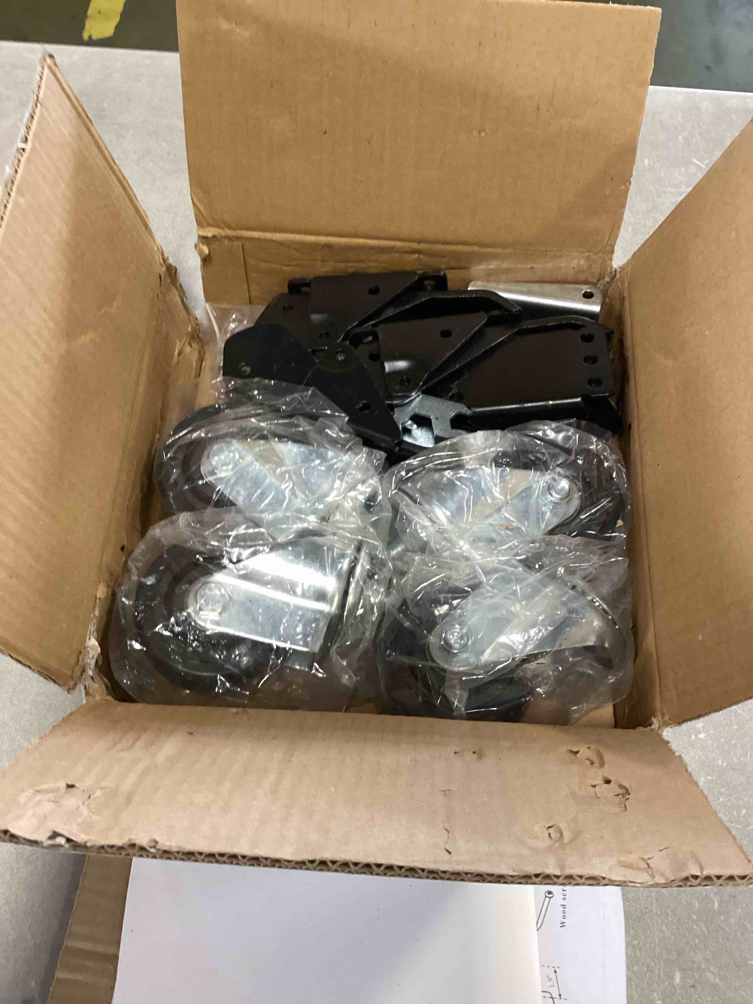 https://s3.amazonaws.com/lotting-images-prod/bidfta/ORG6712712_1720640320541.jpeg
