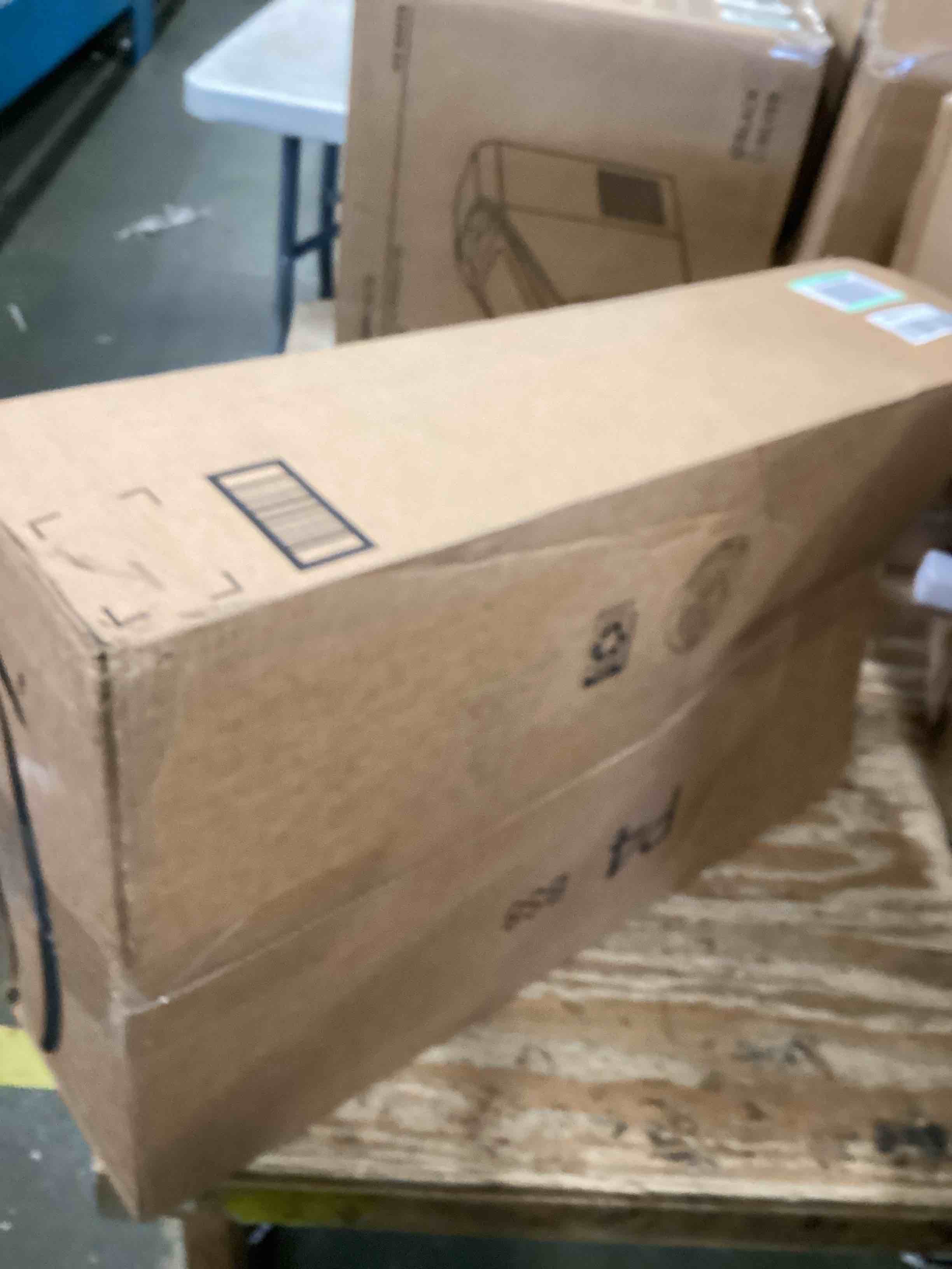 https://s3.amazonaws.com/lotting-images-prod/bidfta/ORG6713347_1720448196844.jpeg