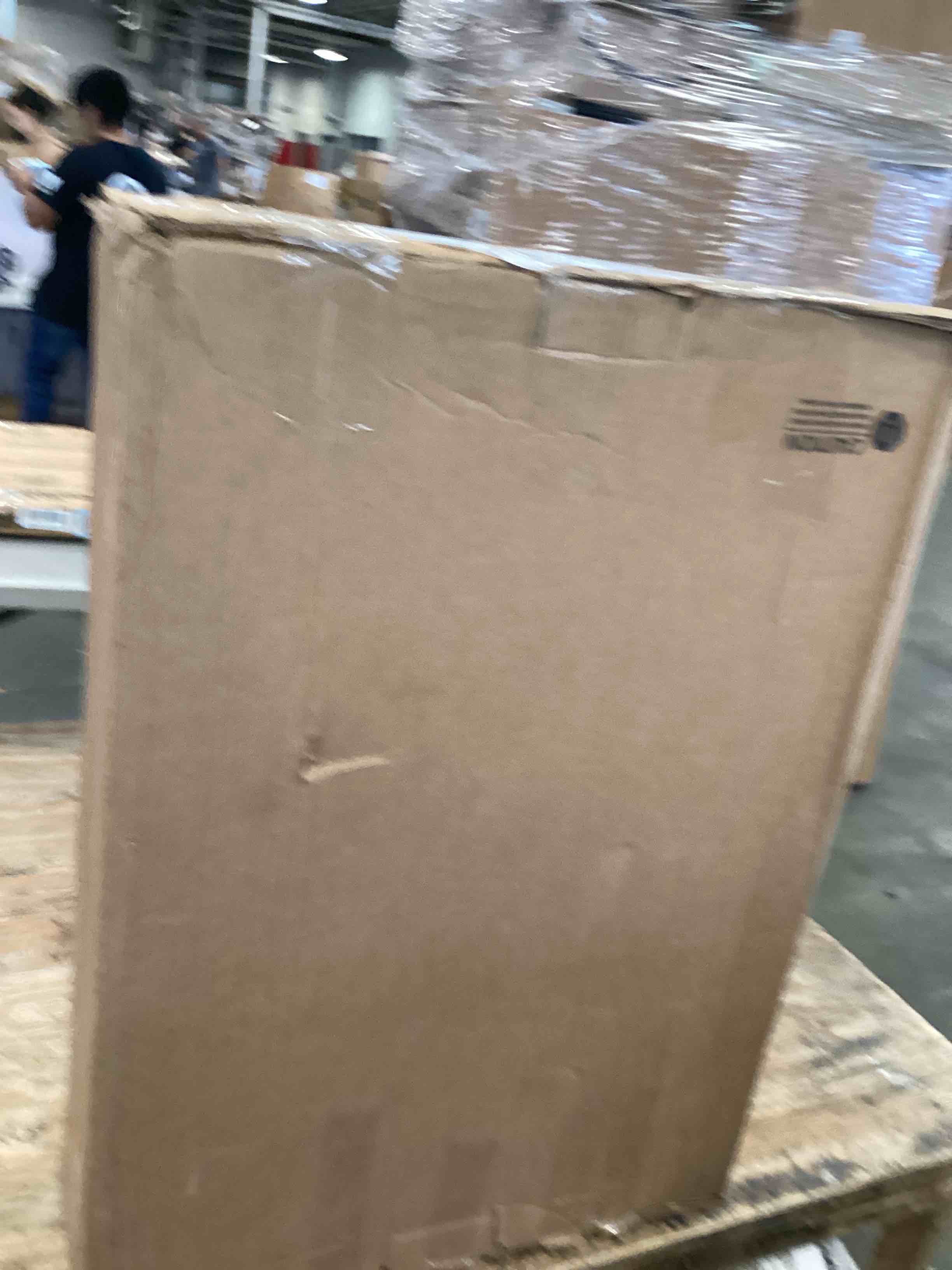 https://s3.amazonaws.com/lotting-images-prod/bidfta/ORG6713456_1720464351955.jpeg