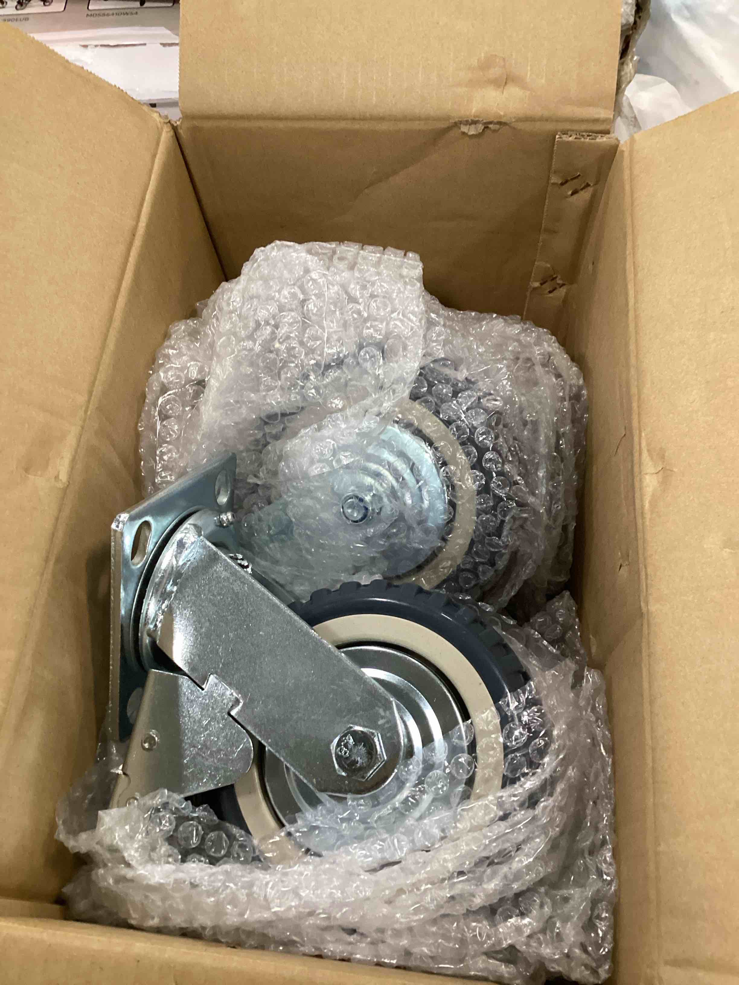 https://s3.amazonaws.com/lotting-images-prod/bidfta/ORG6713560_1720532738707.jpeg