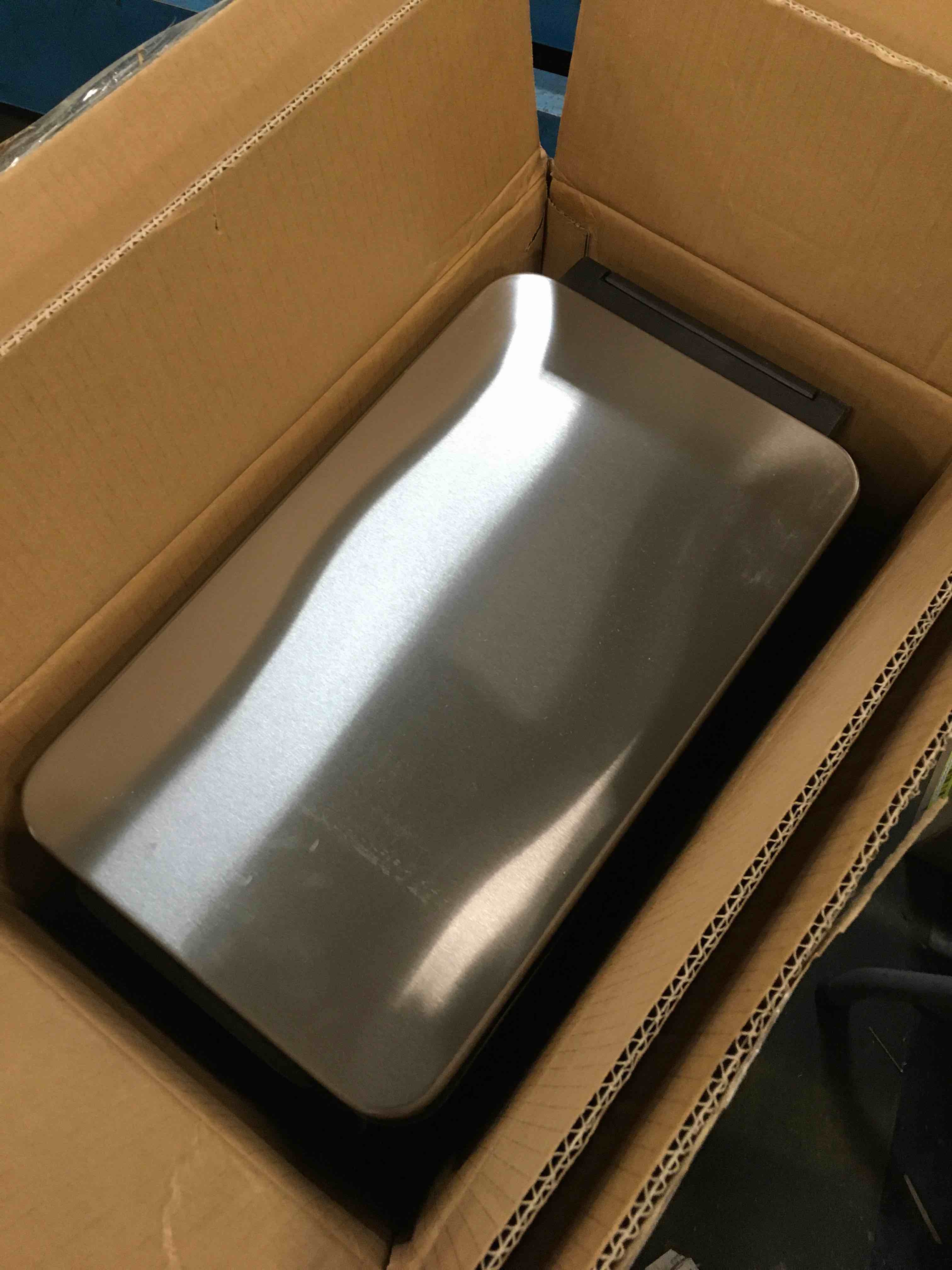 https://s3.amazonaws.com/lotting-images-prod/bidfta/ORG6715352_1720530834665.jpeg