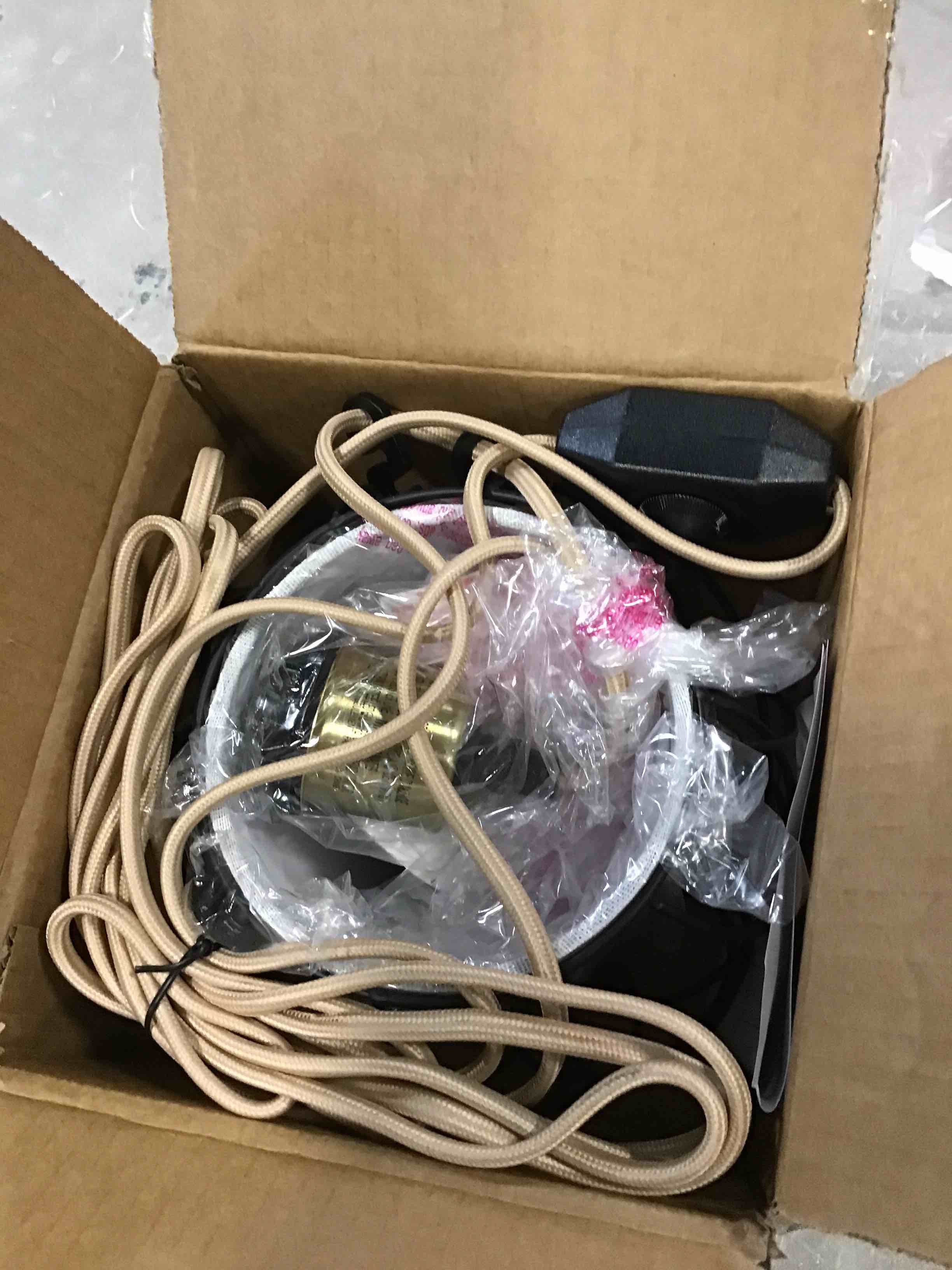https://s3.amazonaws.com/lotting-images-prod/bidfta/ORG6745668_1721314993190.jpeg