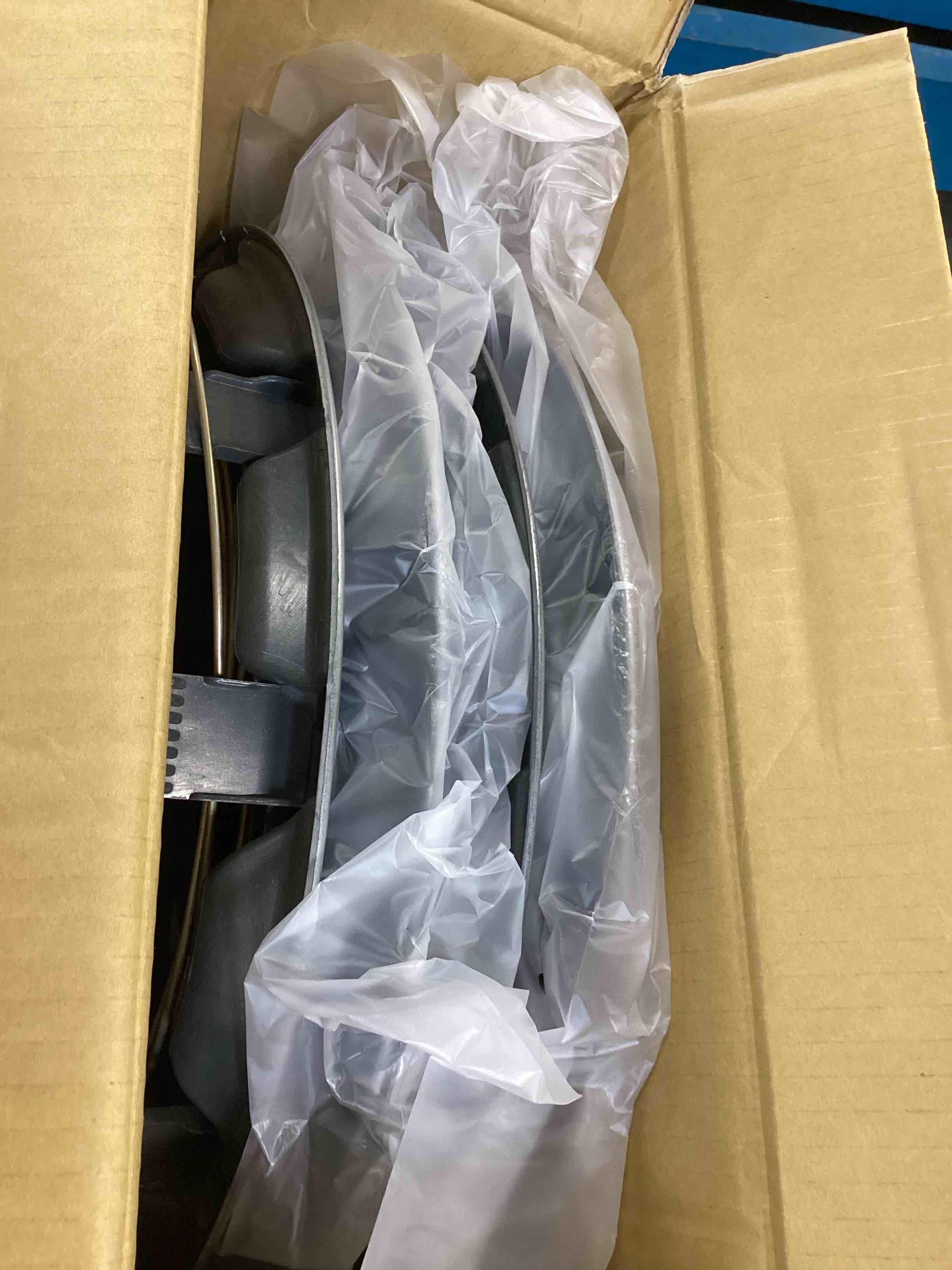 https://s3.amazonaws.com/lotting-images-prod/bidfta/ORG6757119_1722274623807.jpeg