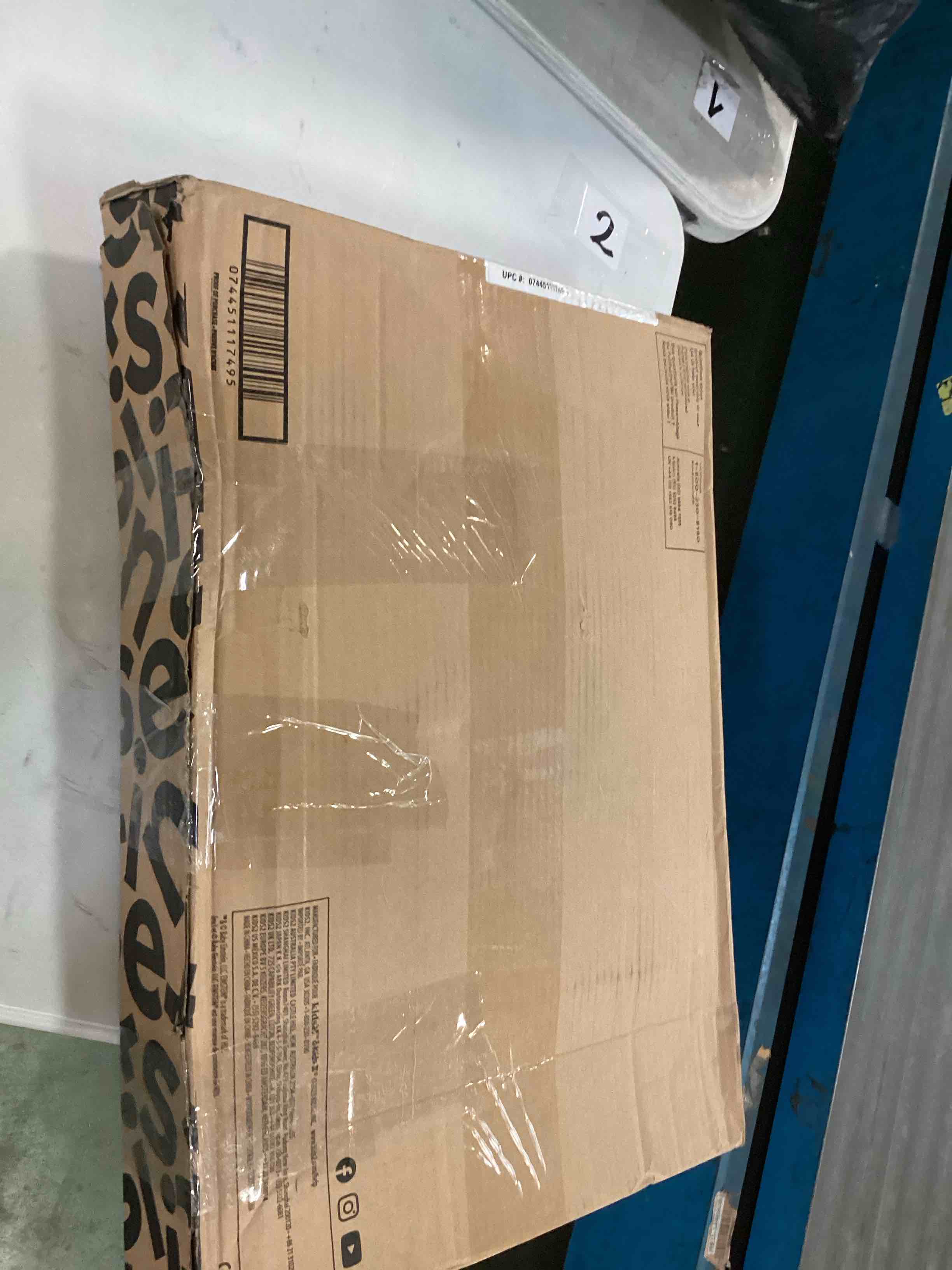 https://s3.amazonaws.com/lotting-images-prod/bidfta/ORG6757725_1722451090857.jpeg