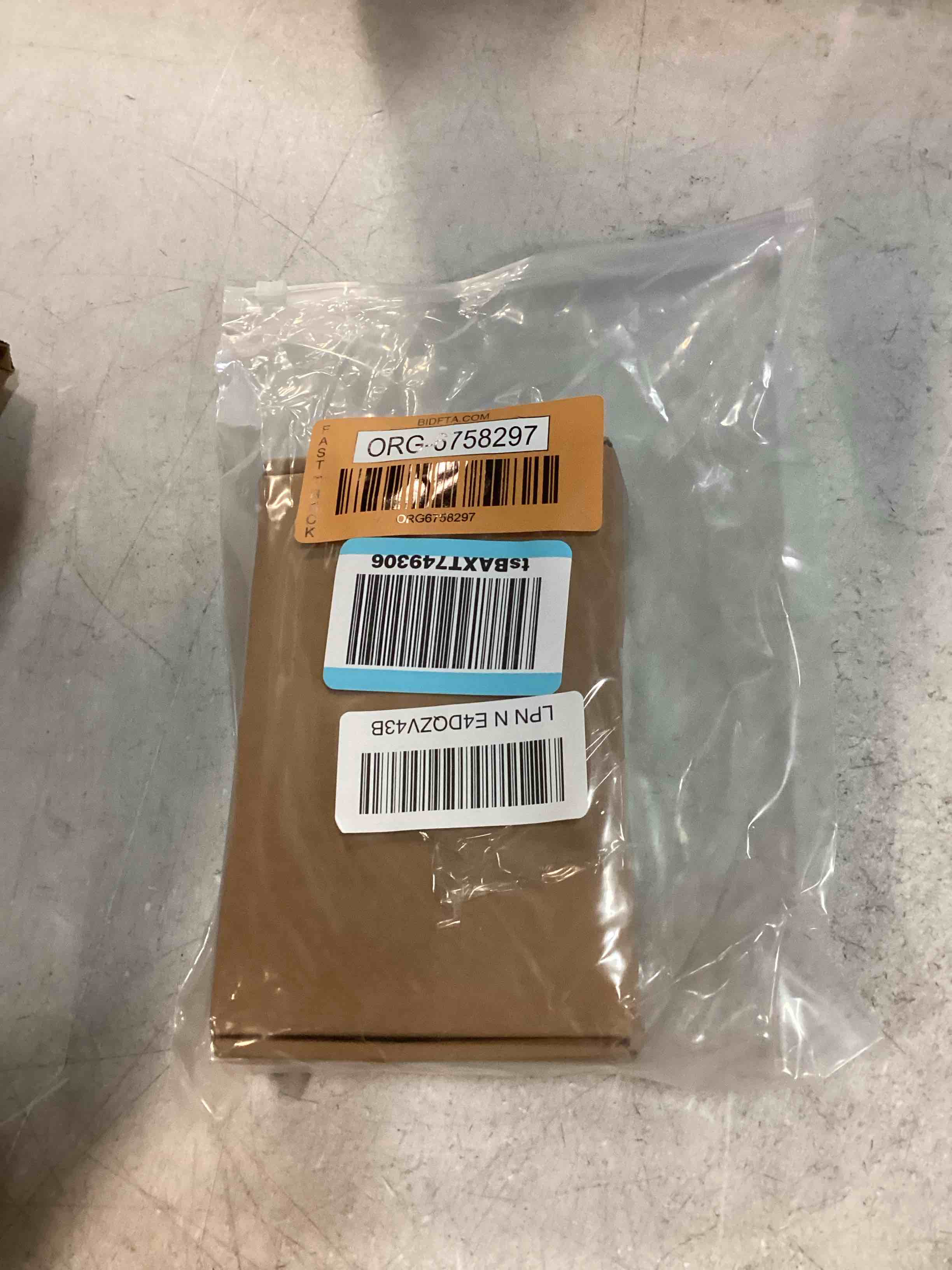 https://s3.amazonaws.com/lotting-images-prod/bidfta/ORG6758297_1724338473901.jpeg