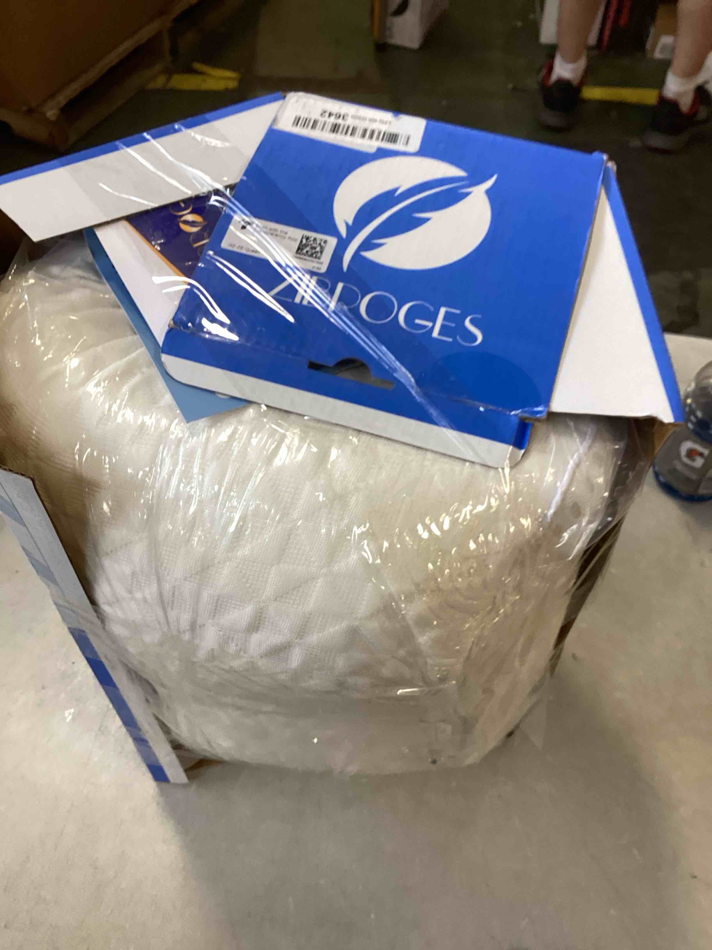 https://s3.amazonaws.com/lotting-images-prod/bidfta/ORG6761218_1722453647647.jpeg