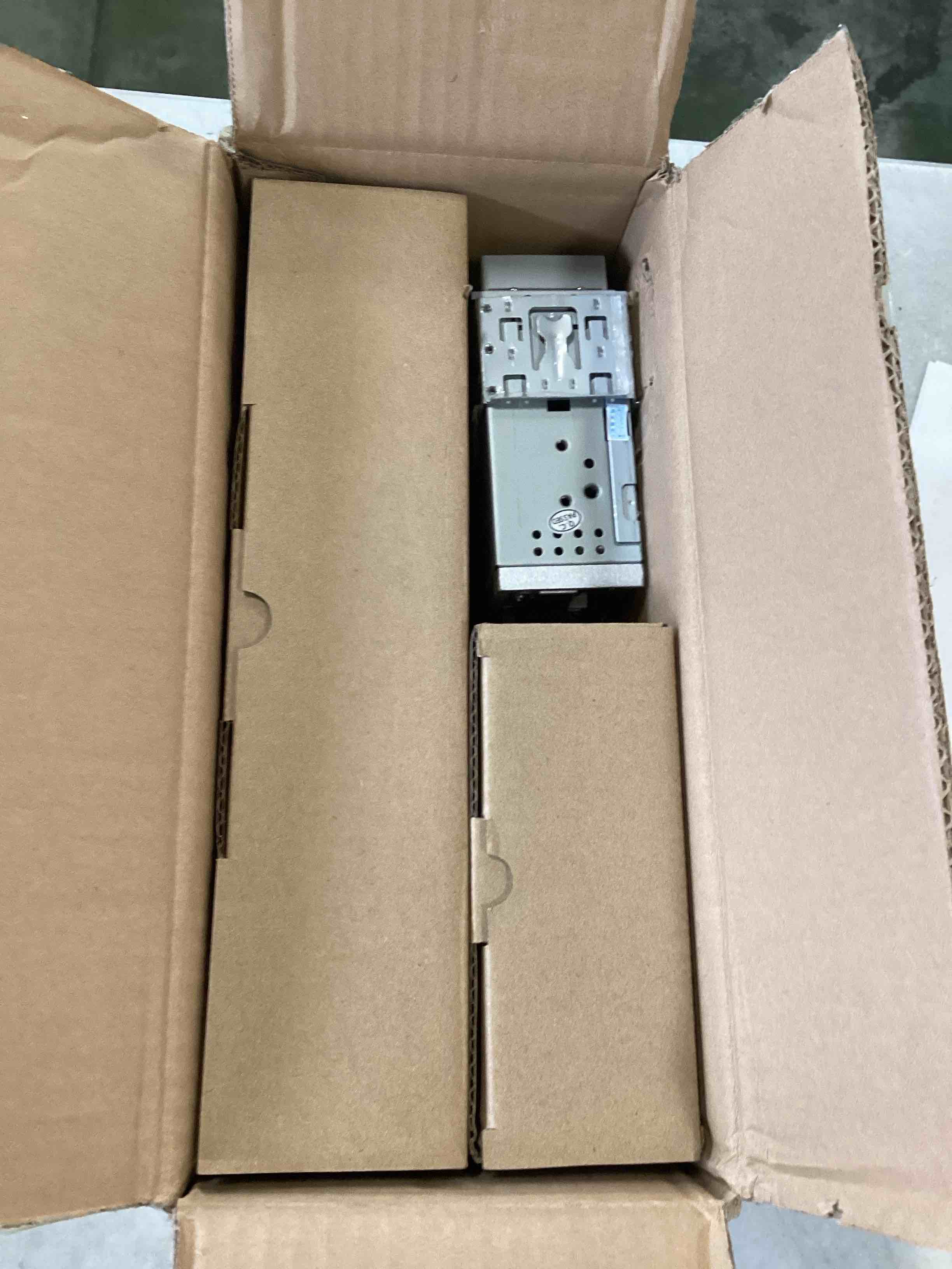 https://s3.amazonaws.com/lotting-images-prod/bidfta/ORG6761908_1722626957207.jpeg