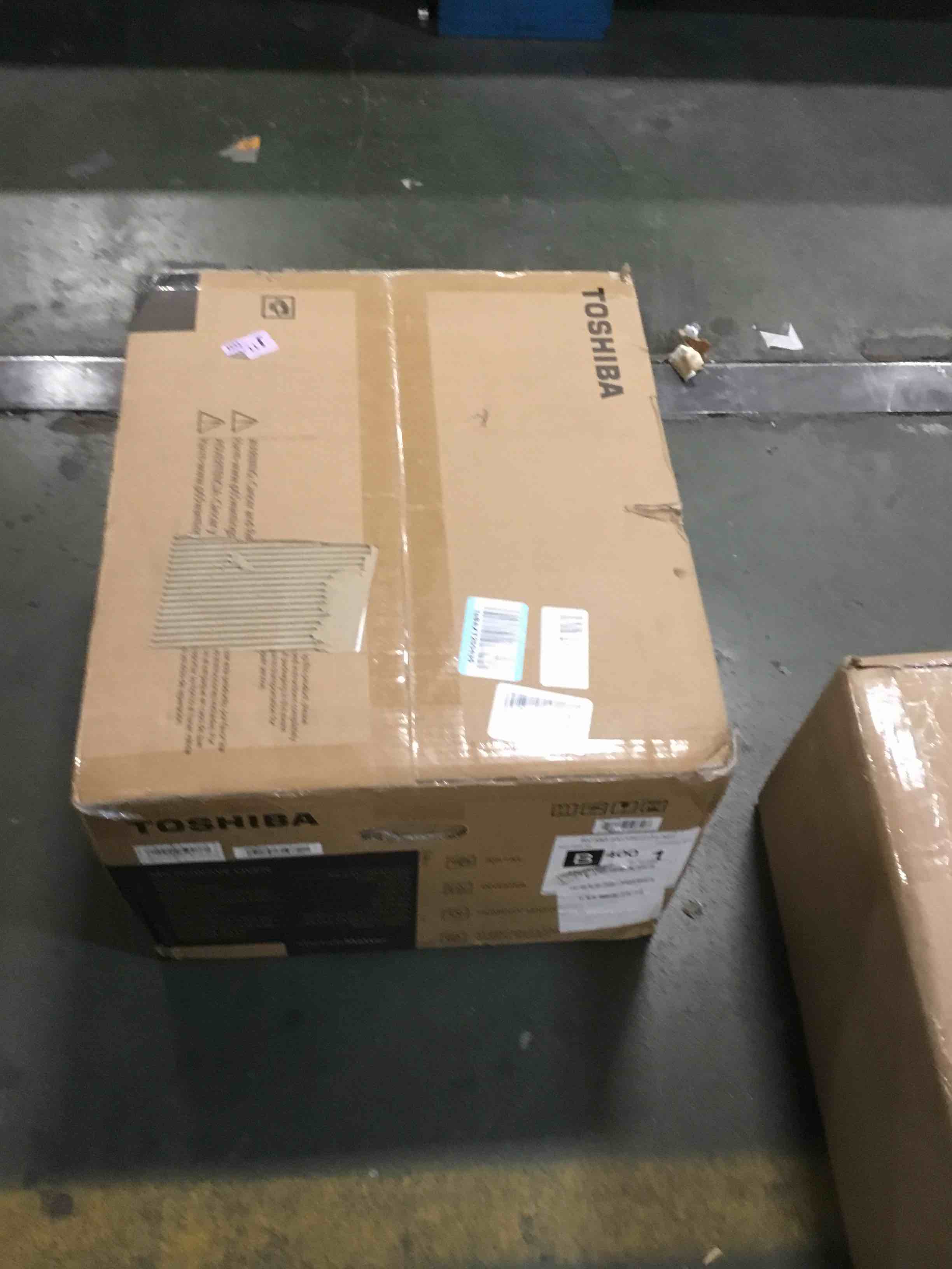 https://s3.amazonaws.com/lotting-images-prod/bidfta/ORG6764726_1723520537050.jpeg