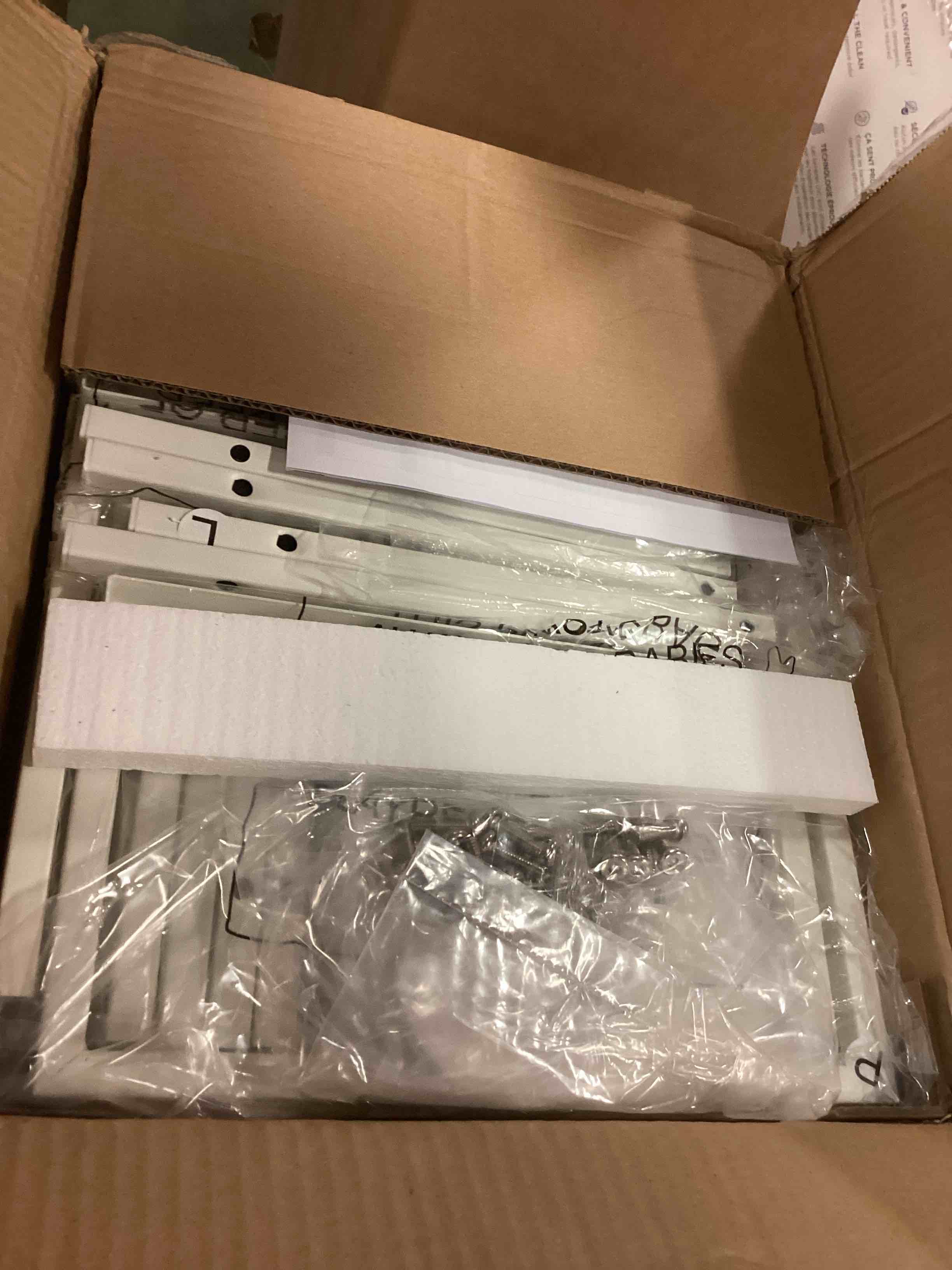 https://s3.amazonaws.com/lotting-images-prod/bidfta/ORG6767785_1721843066458.jpeg
