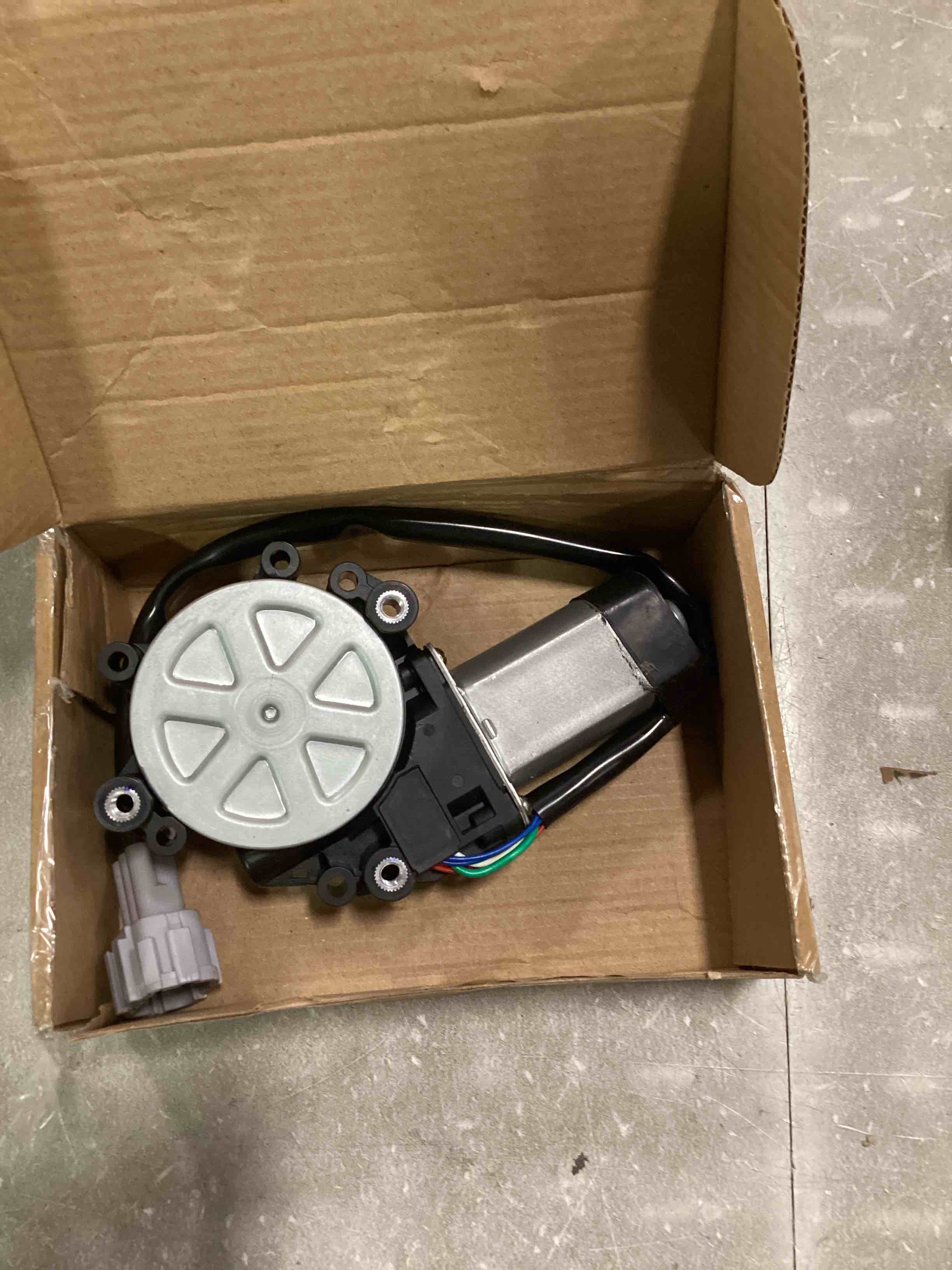 https://s3.amazonaws.com/lotting-images-prod/bidfta/ORG6769088_1721847900789.jpeg