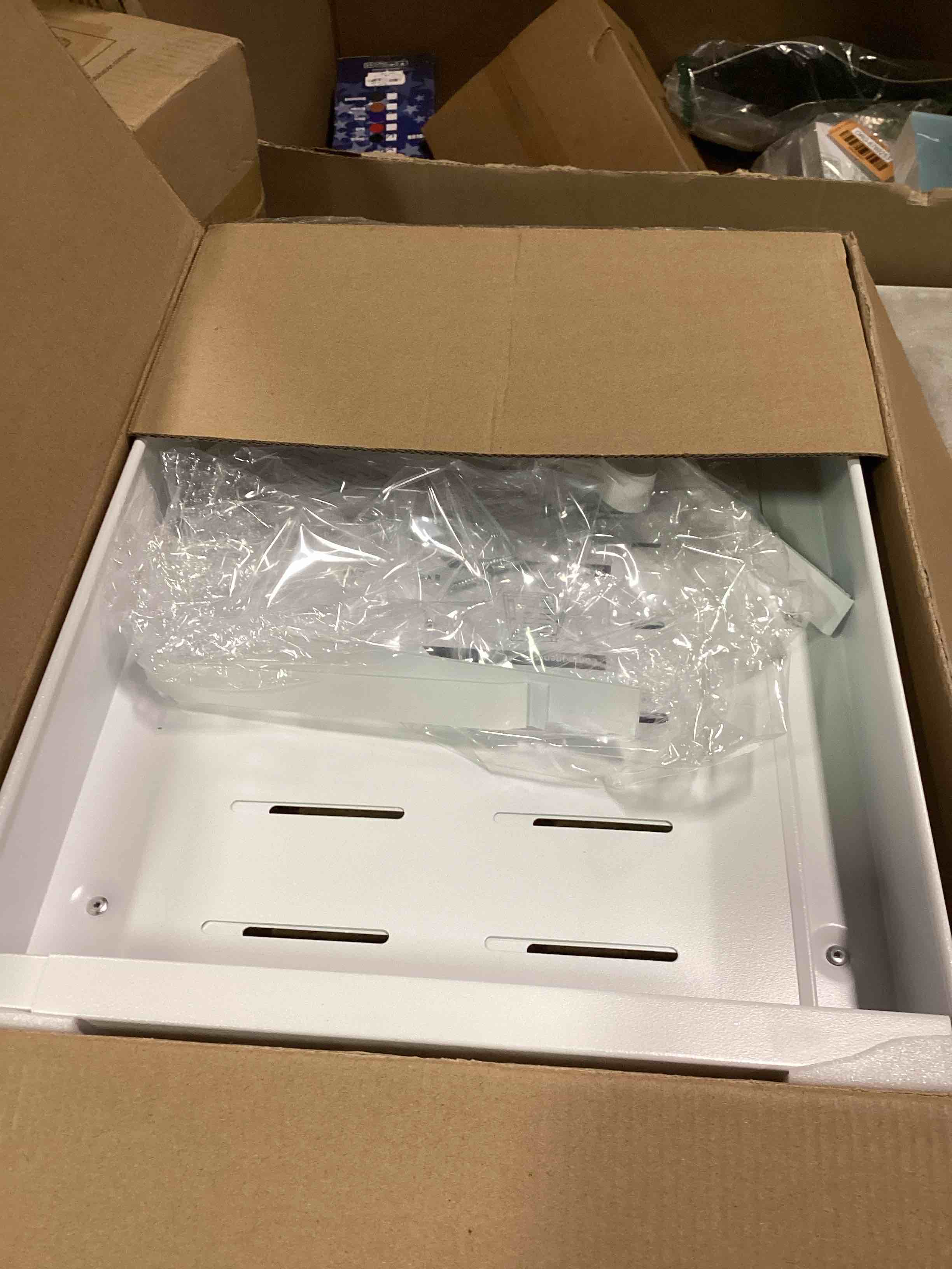 https://s3.amazonaws.com/lotting-images-prod/bidfta/ORG6769260_1721865441209.jpeg