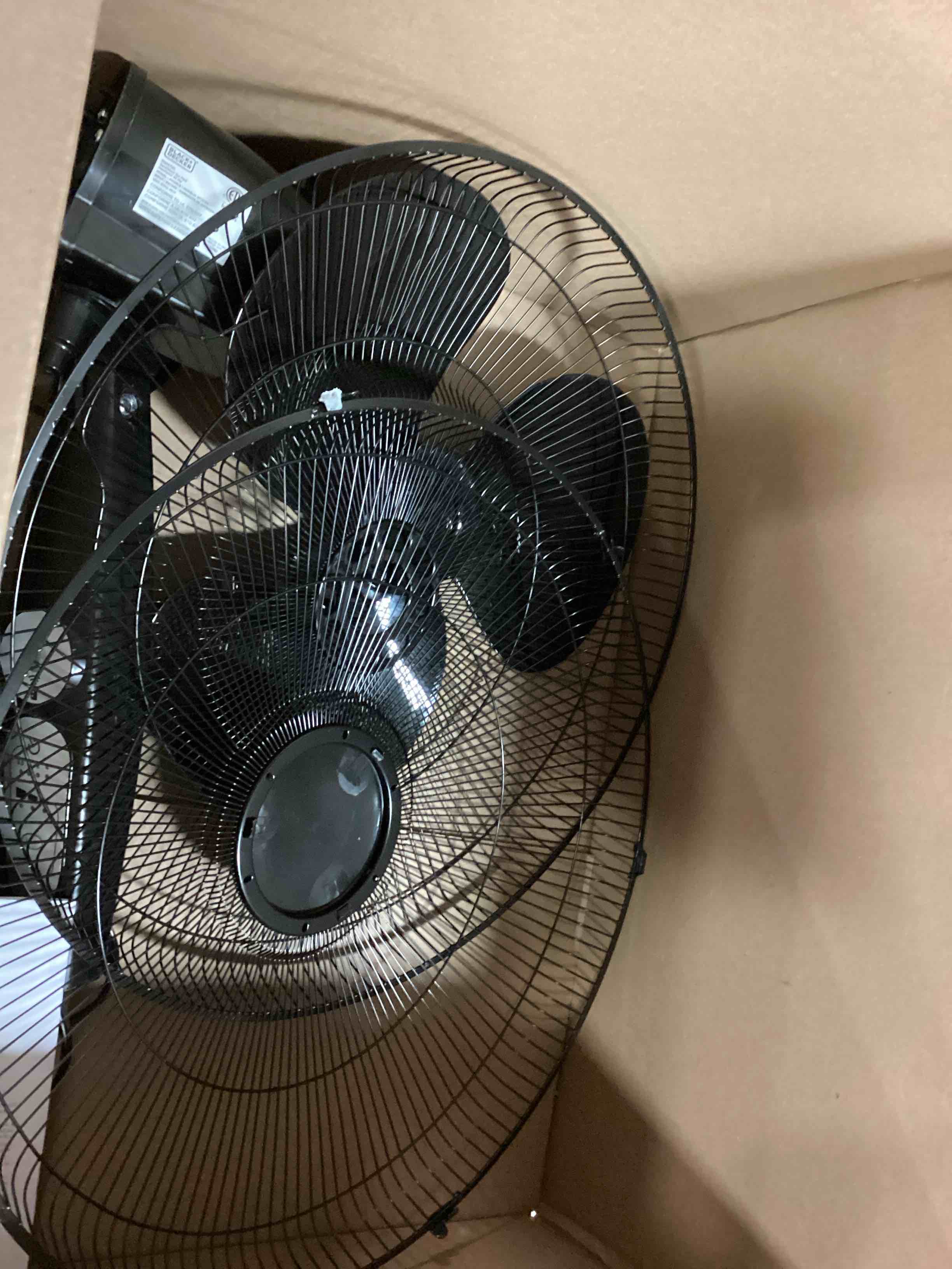 https://s3.amazonaws.com/lotting-images-prod/bidfta/ORG6771834_1721842374645.jpeg