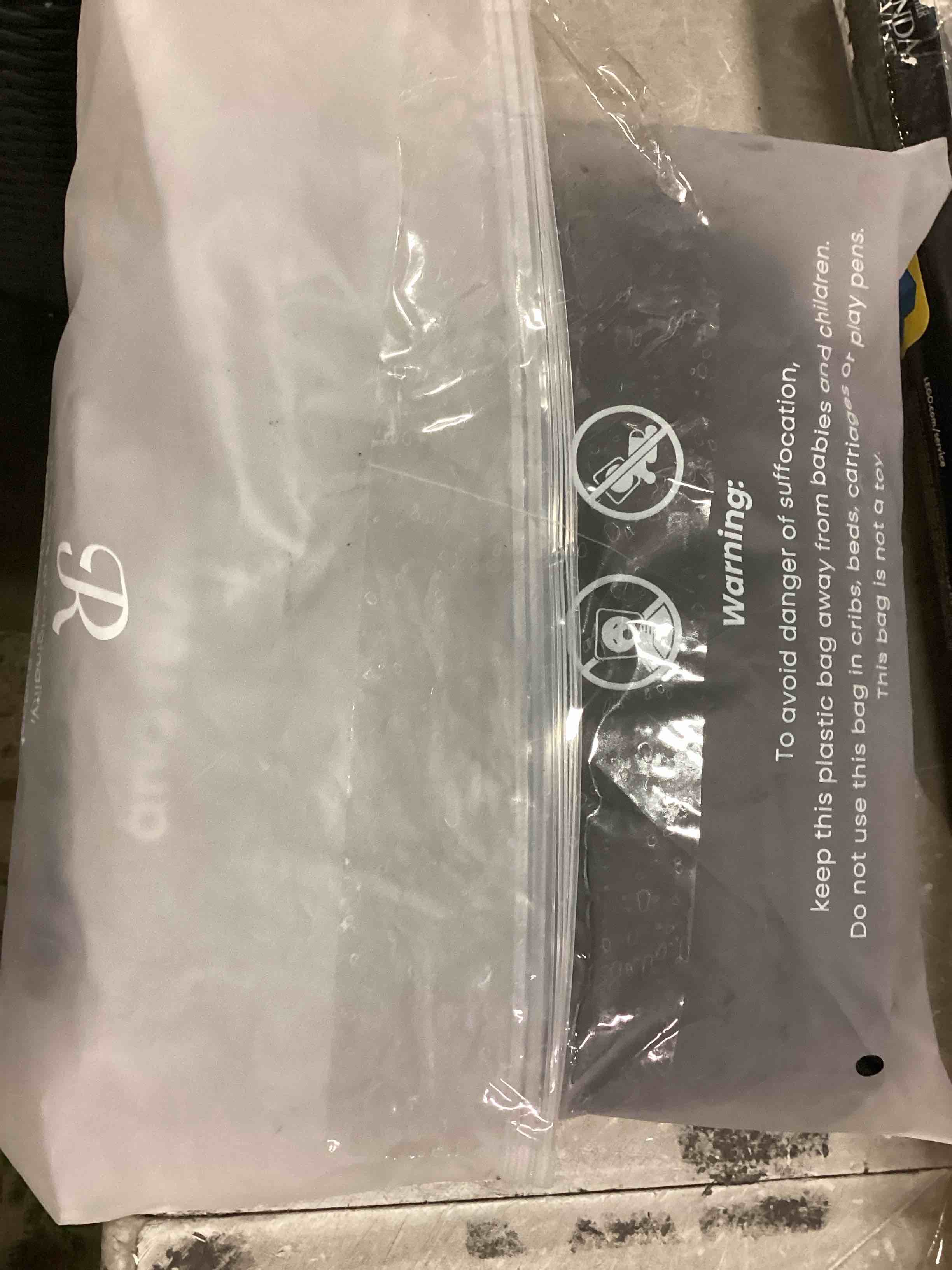https://s3.amazonaws.com/lotting-images-prod/bidfta/ORG6773860_1721841606779.jpeg