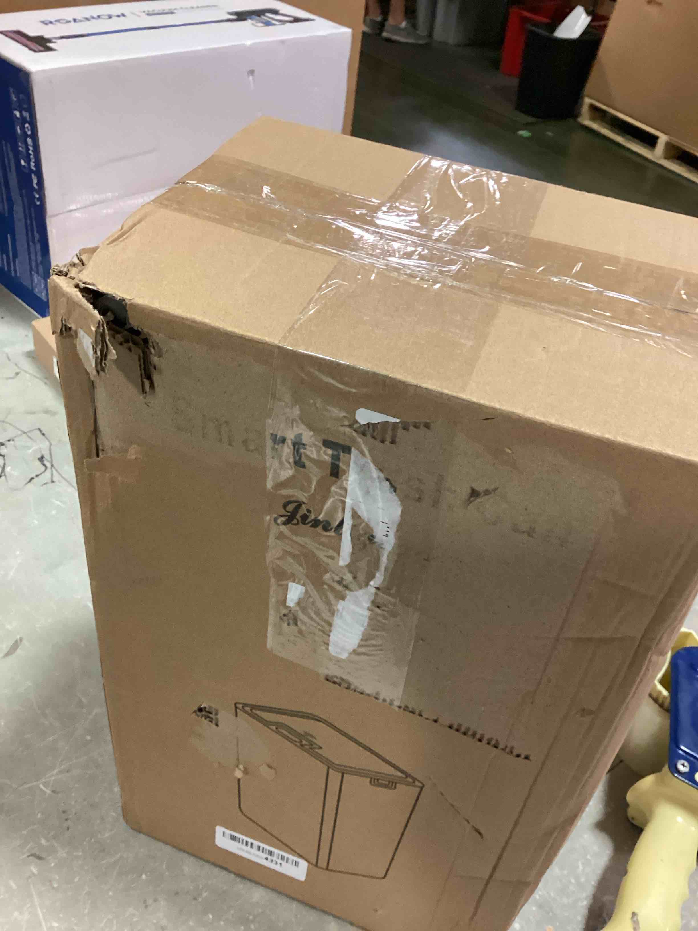 https://s3.amazonaws.com/lotting-images-prod/bidfta/ORG6774033_1721913506206.jpeg