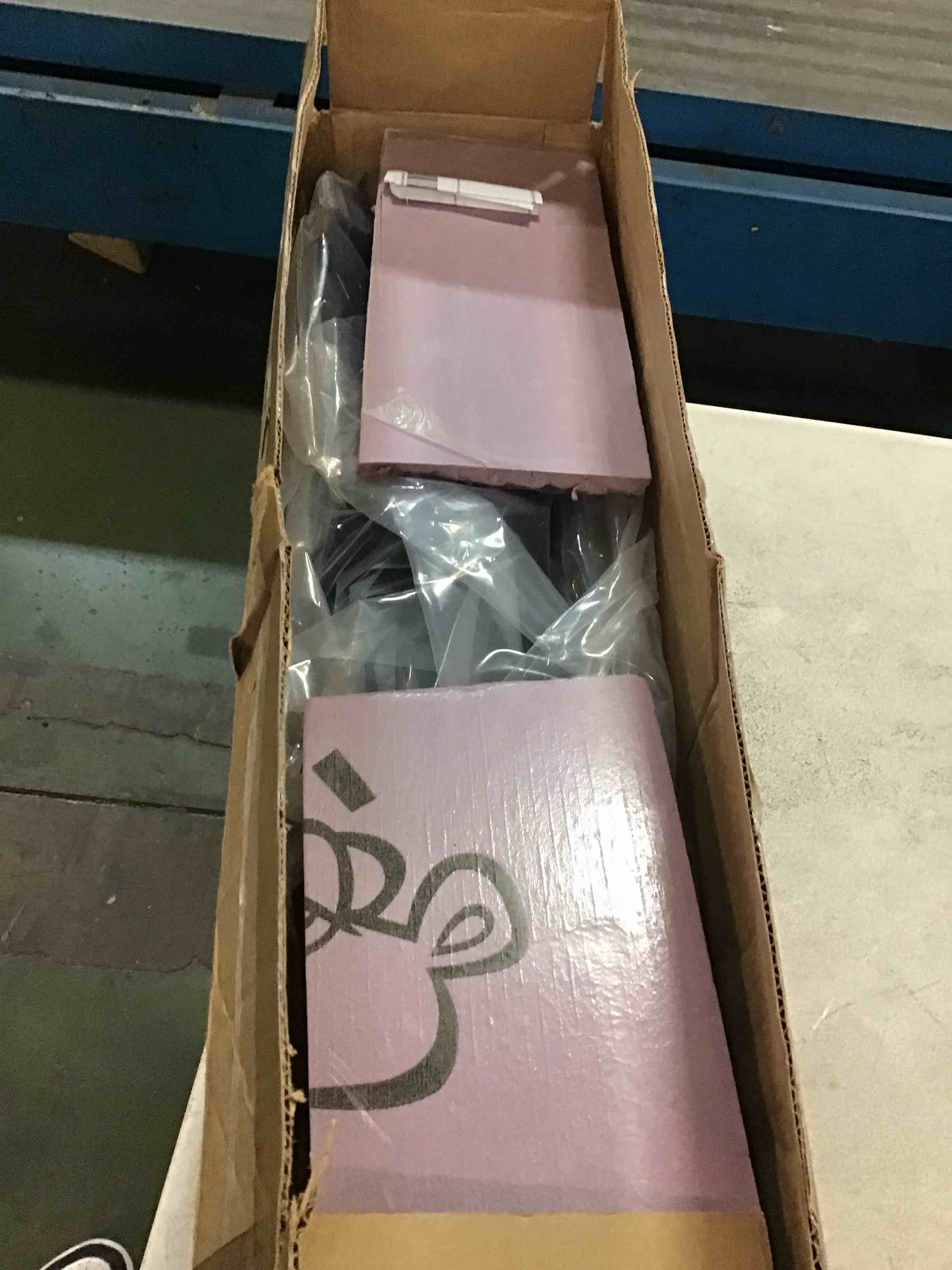 https://s3.amazonaws.com/lotting-images-prod/bidfta/ORG6775946_1723075970562.jpeg