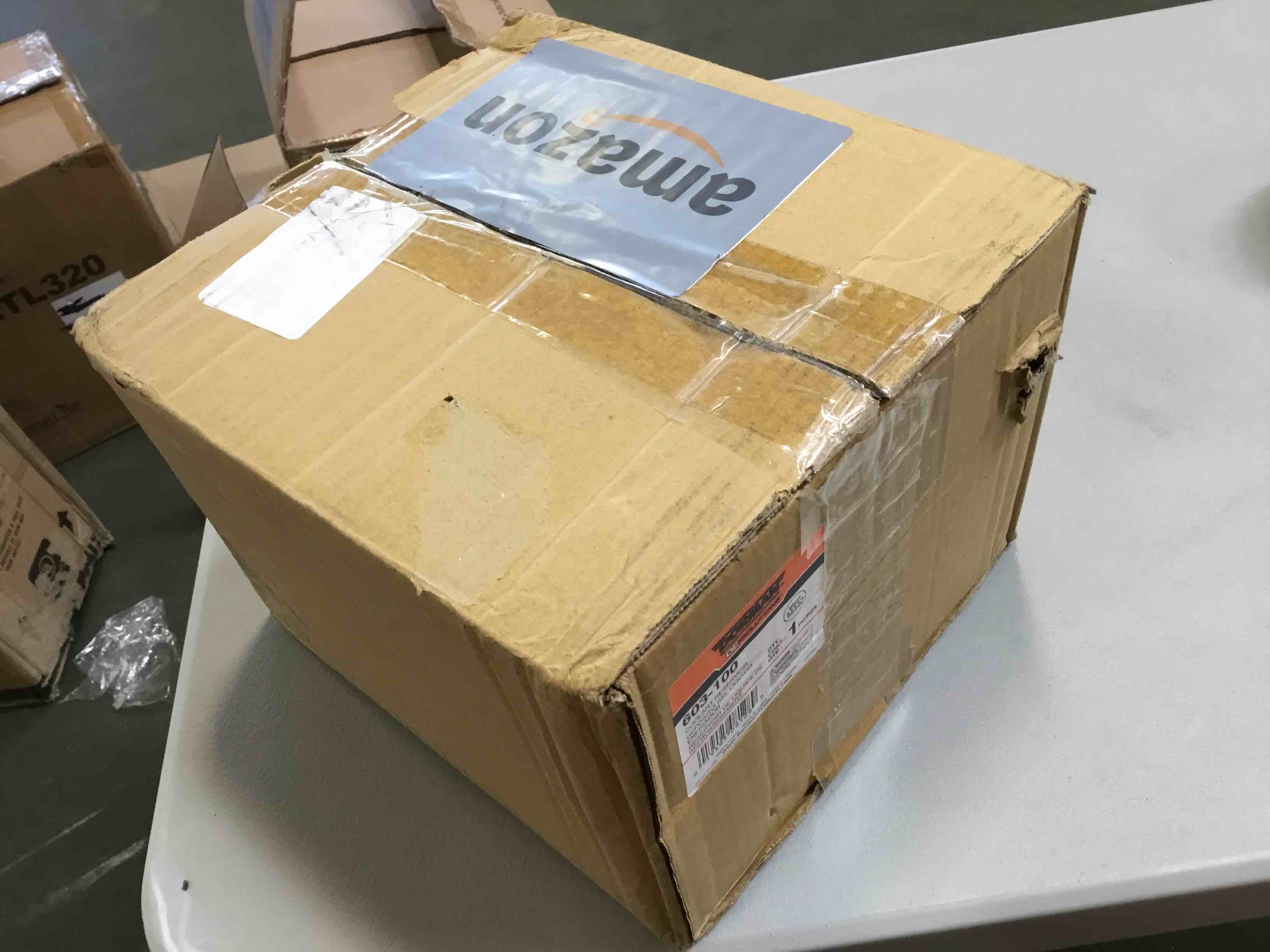 https://s3.amazonaws.com/lotting-images-prod/bidfta/ORG6778911_1722454385809.jpeg