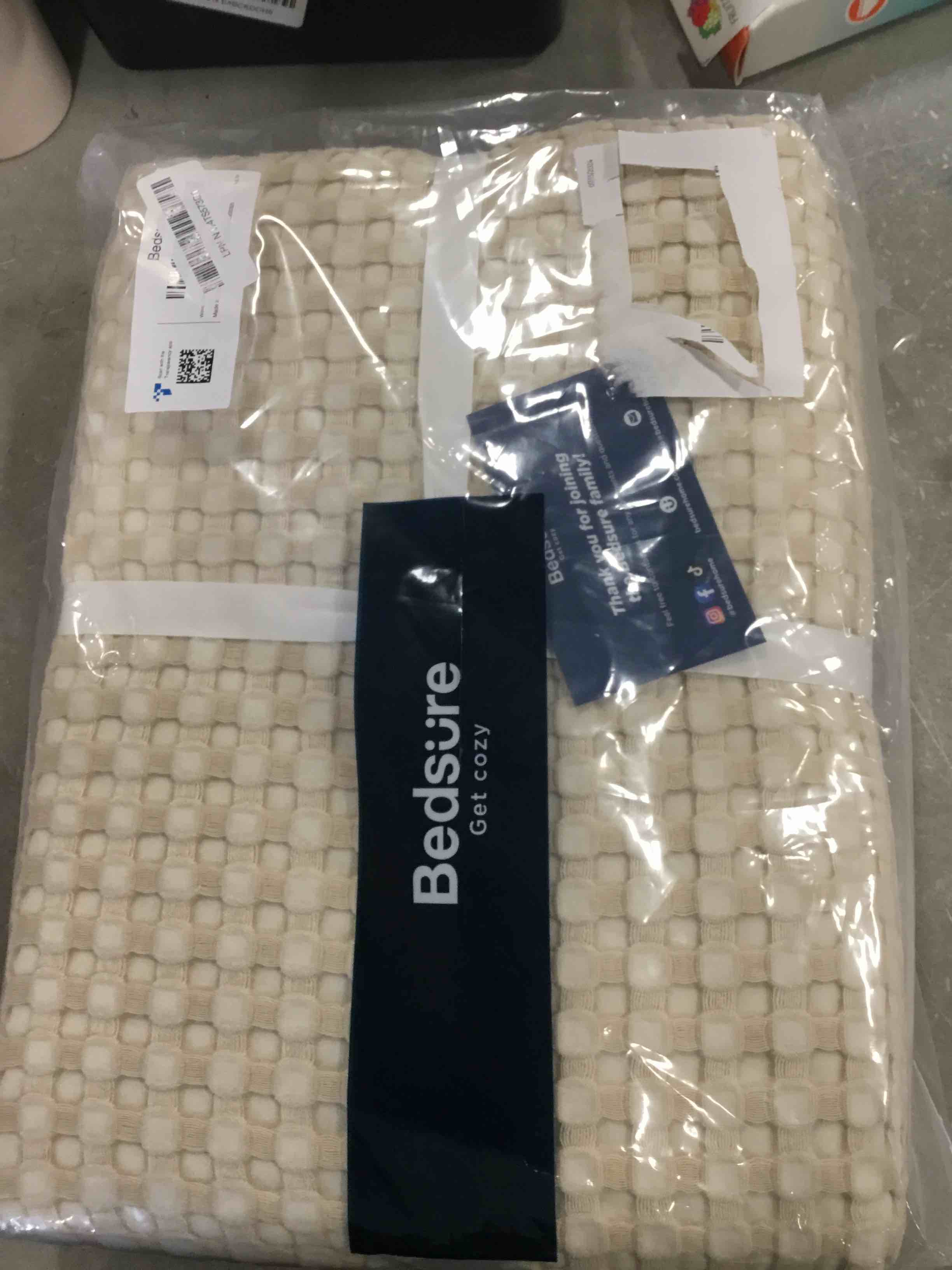 https://s3.amazonaws.com/lotting-images-prod/bidfta/ORG6781451_1722365035363.jpeg