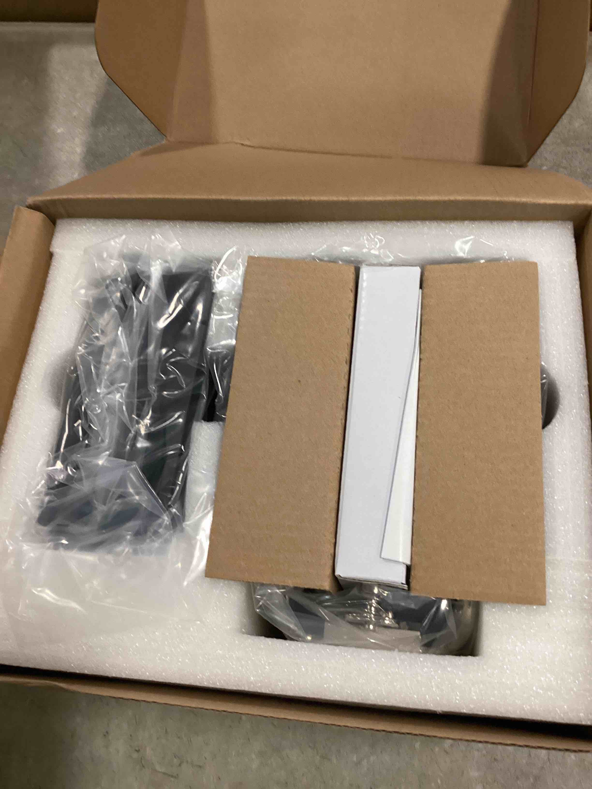 https://s3.amazonaws.com/lotting-images-prod/bidfta/ORG6782797_1722351831937.jpeg