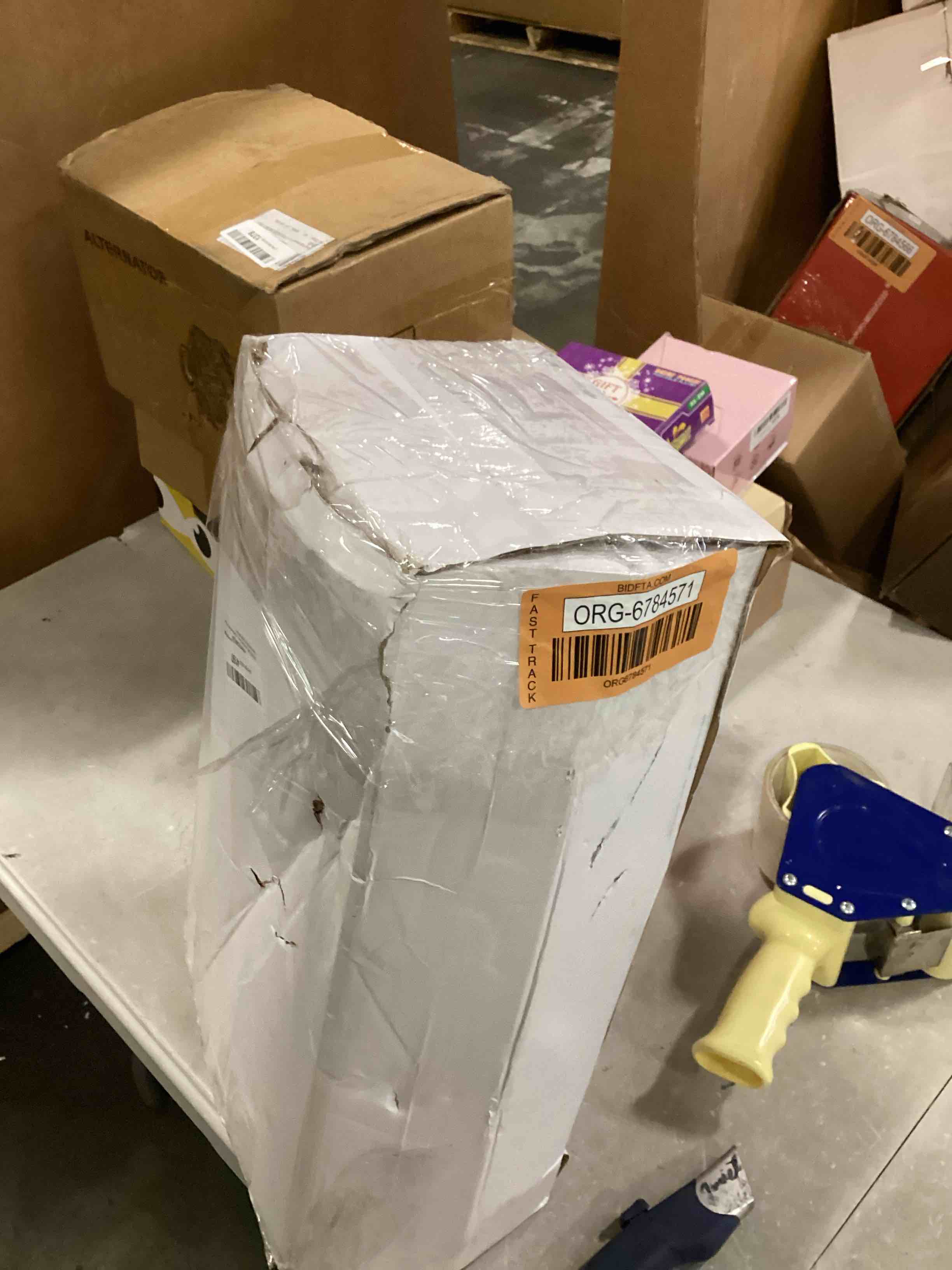 https://s3.amazonaws.com/lotting-images-prod/bidfta/ORG6784571_1722445425204.jpeg