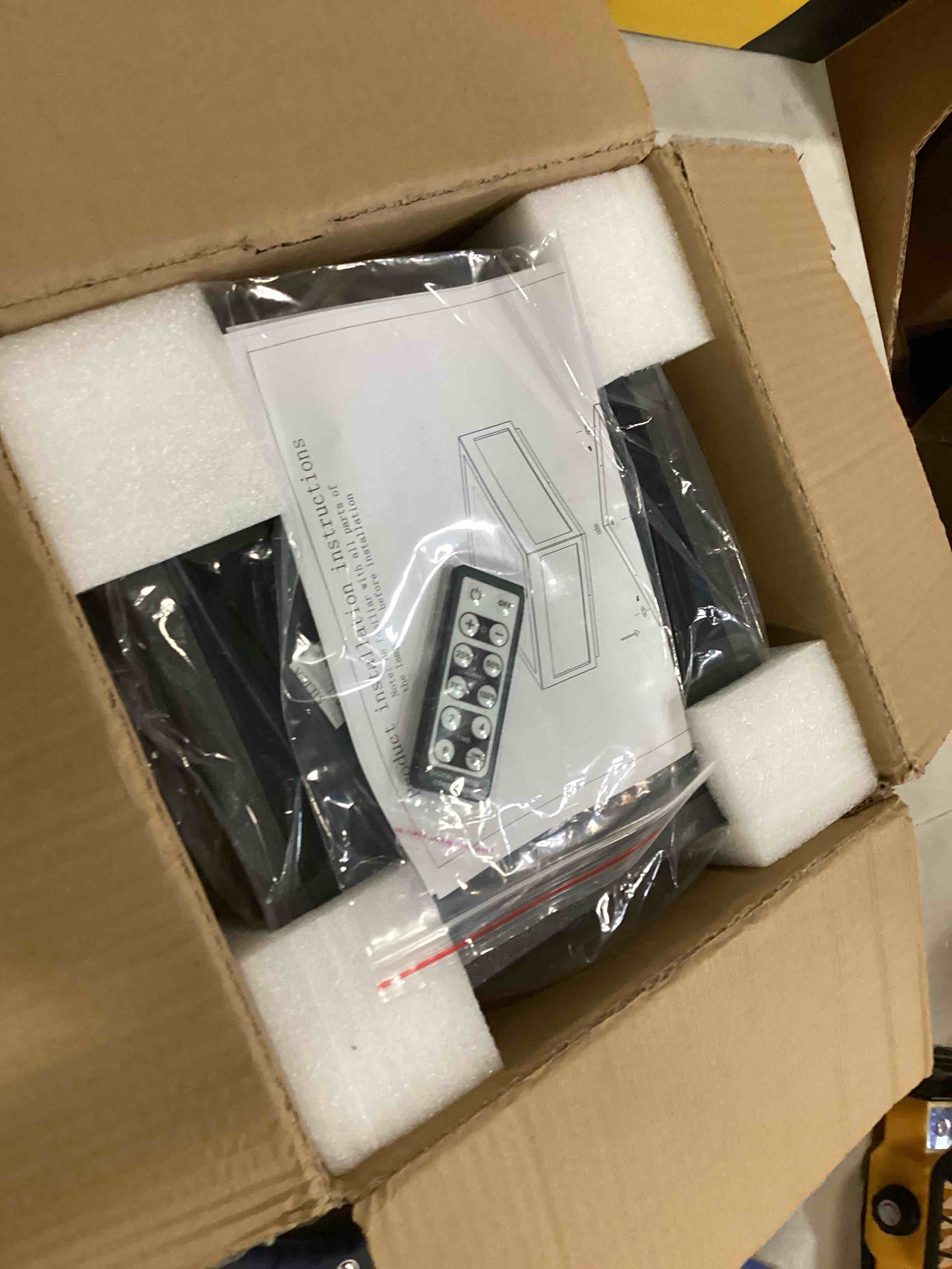 https://s3.amazonaws.com/lotting-images-prod/bidfta/ORG6784604_1722448072617.jpeg