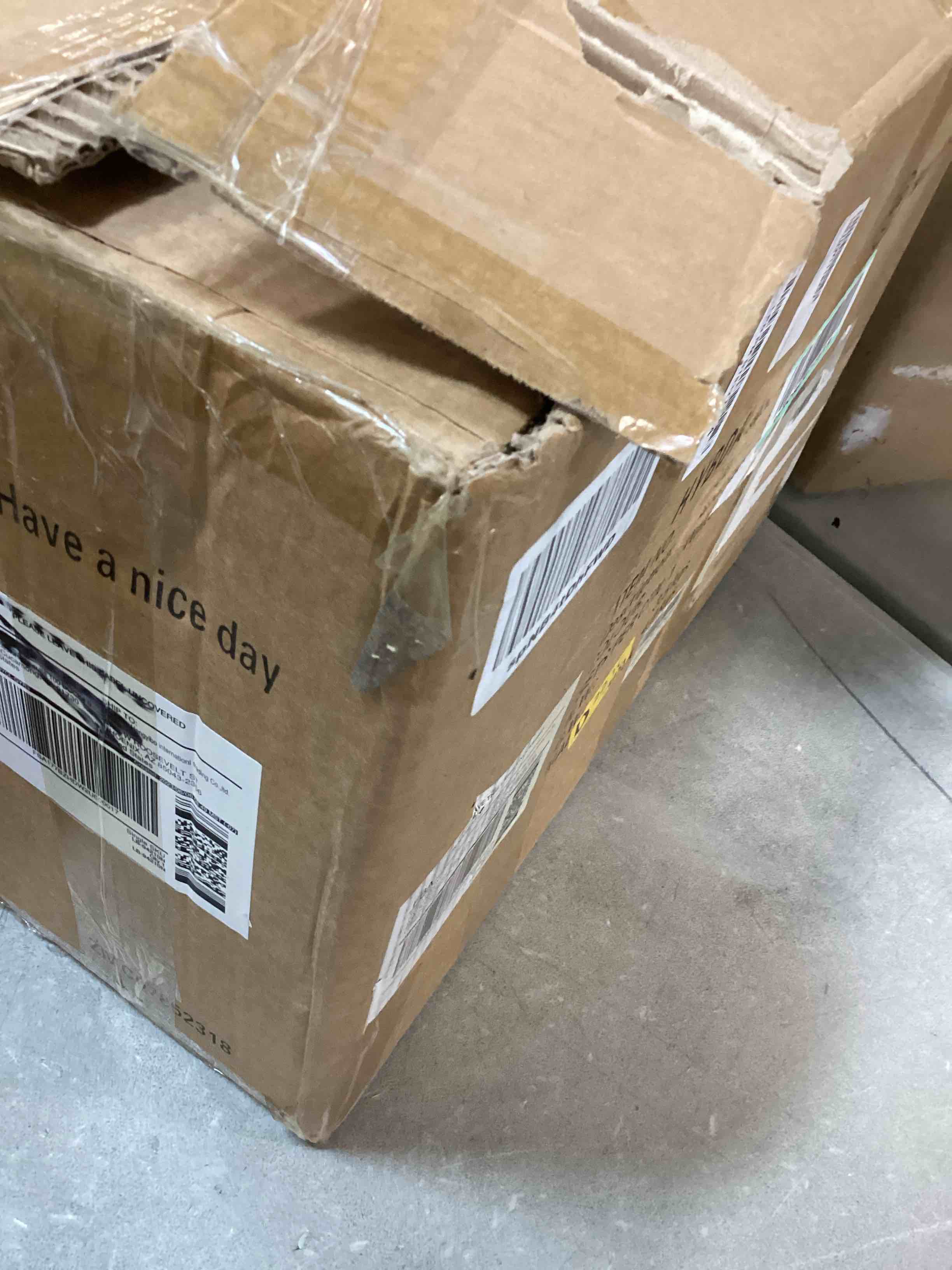 https://s3.amazonaws.com/lotting-images-prod/bidfta/ORG6784975_1722095979188.jpeg