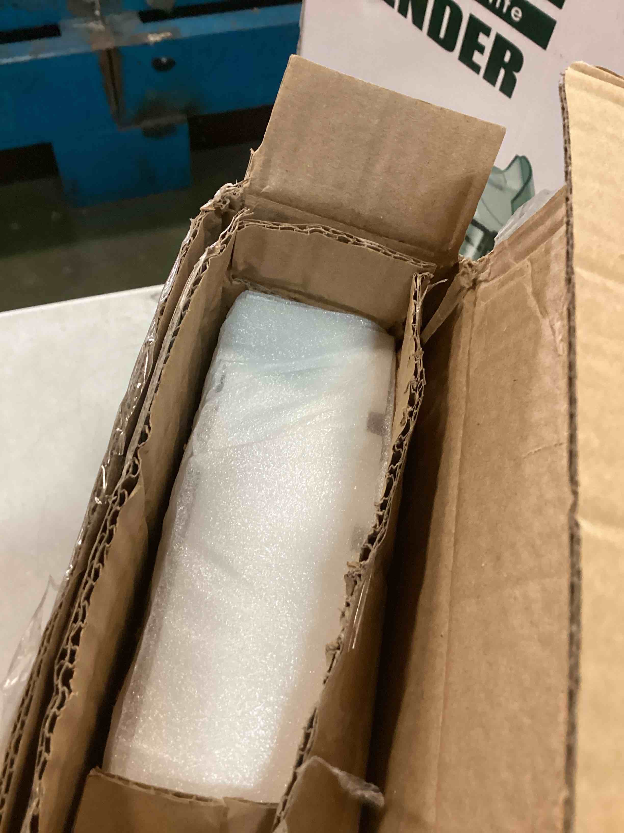 https://s3.amazonaws.com/lotting-images-prod/bidfta/ORG6785854_1722525596112.jpeg