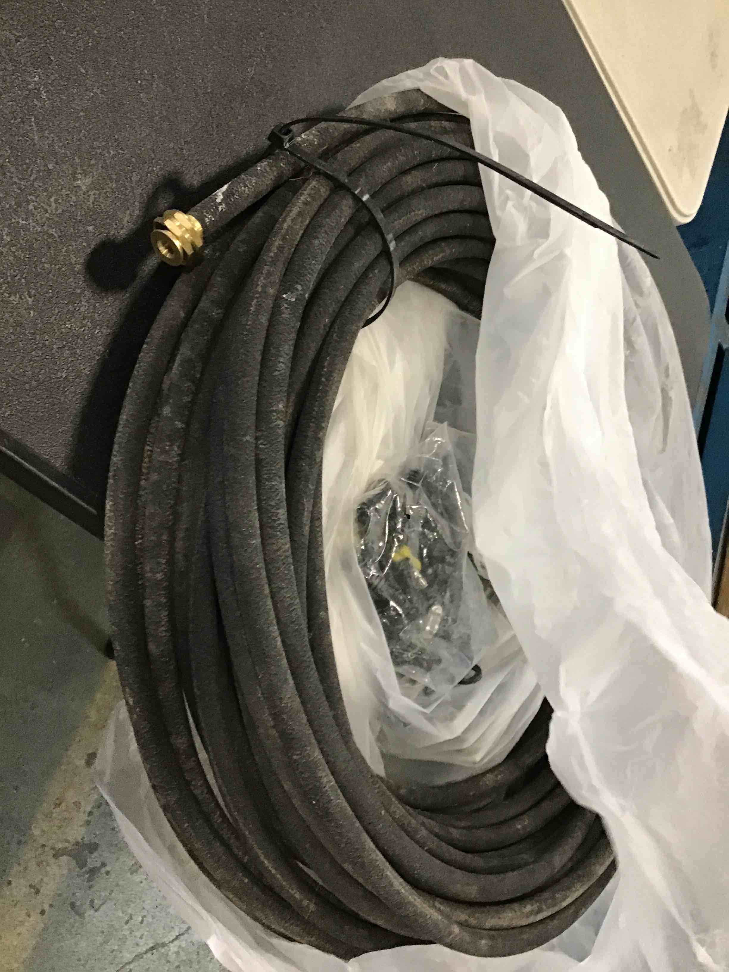 https://s3.amazonaws.com/lotting-images-prod/bidfta/ORG6794673_1722096852561.jpeg
