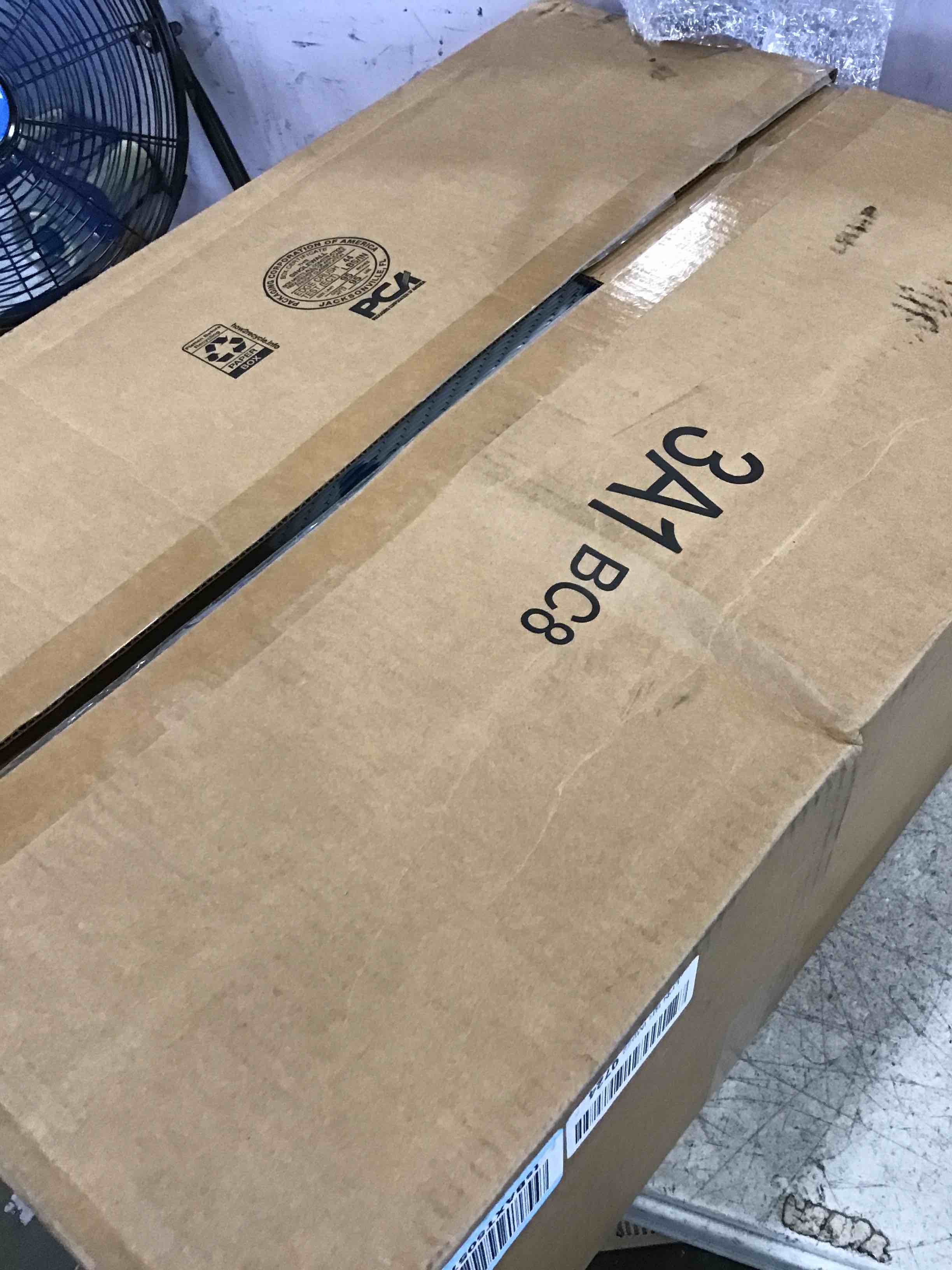 https://s3.amazonaws.com/lotting-images-prod/bidfta/ORG6798151_1722268751666.jpeg