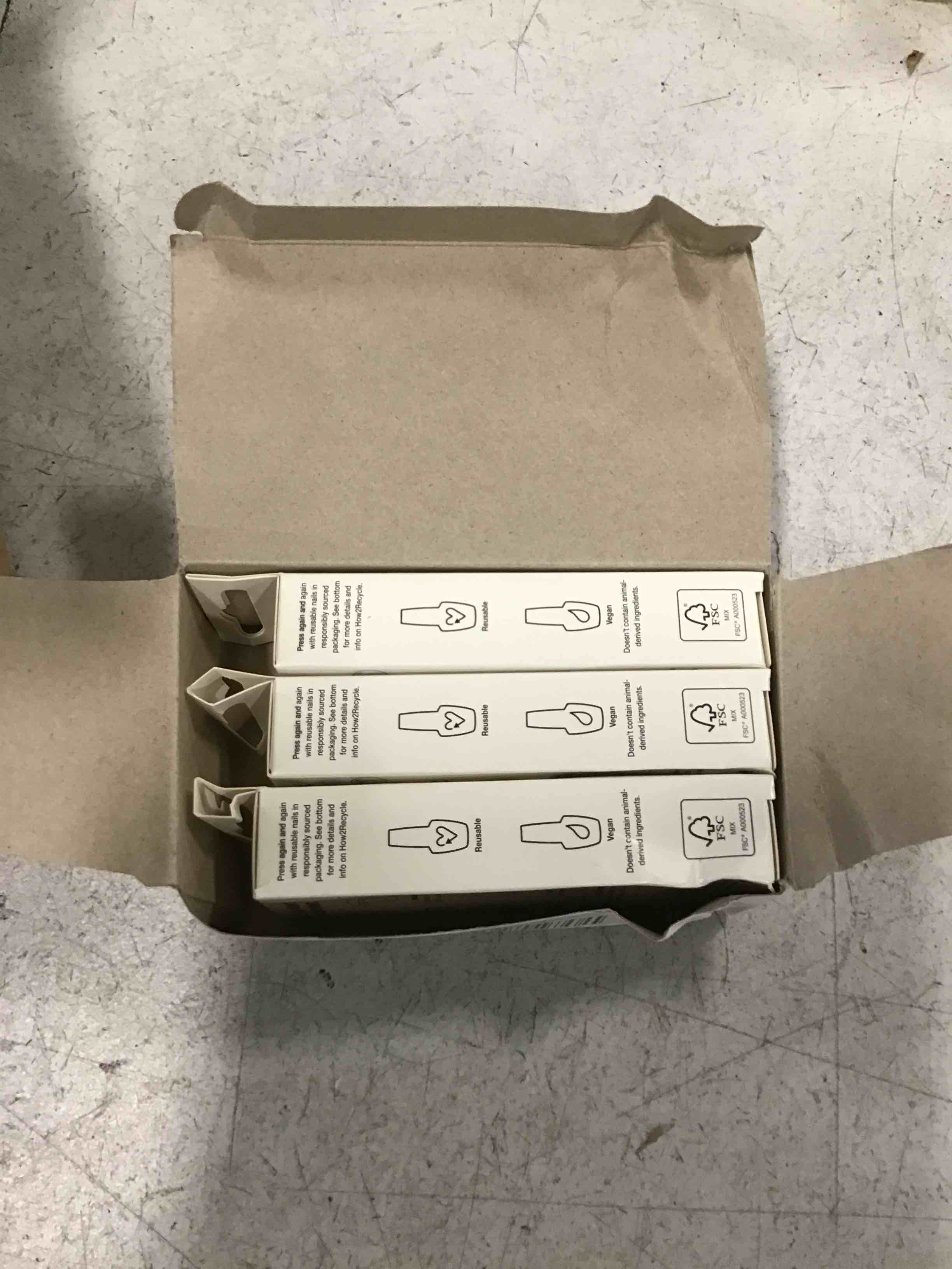 https://s3.amazonaws.com/lotting-images-prod/bidfta/ORG6798377_1722352031240.jpeg